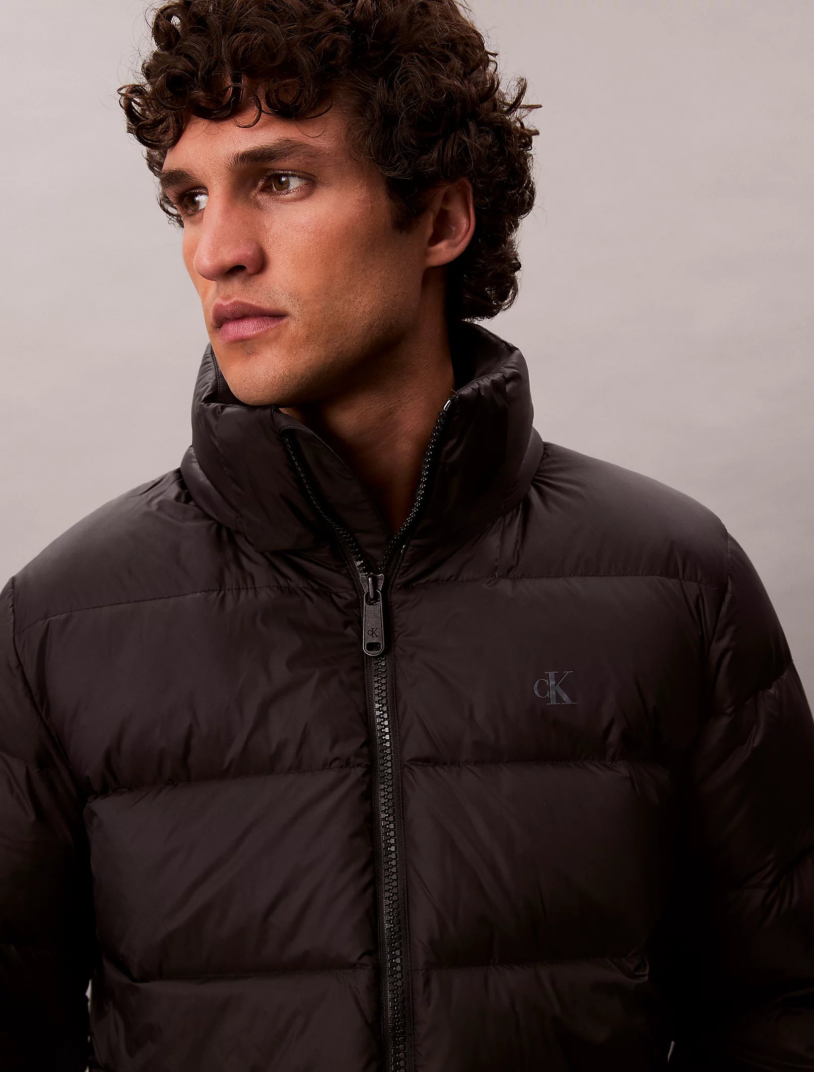 calvin-klein-jeans-miesten-untuvatakki-k-ls-nylon-zipoff-hood-down-pufferjacket-musta-3