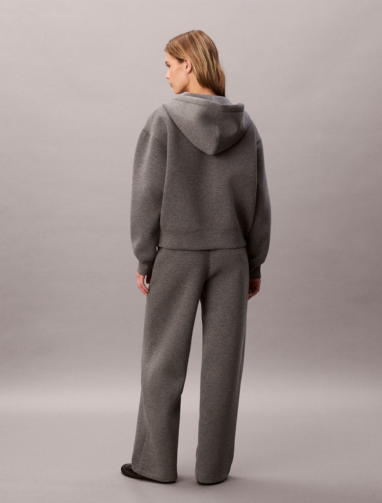 calvin-klein-jeans-naisten-joggerit-scuba-wide-leg-pant-vaaleanharmaa-5