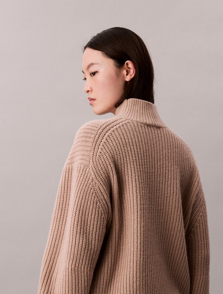 calvin-klein-jeans-naisten-neulepusero-chunky-wool-blend-t-neck-sweater-luonnonvalkoinen-4
