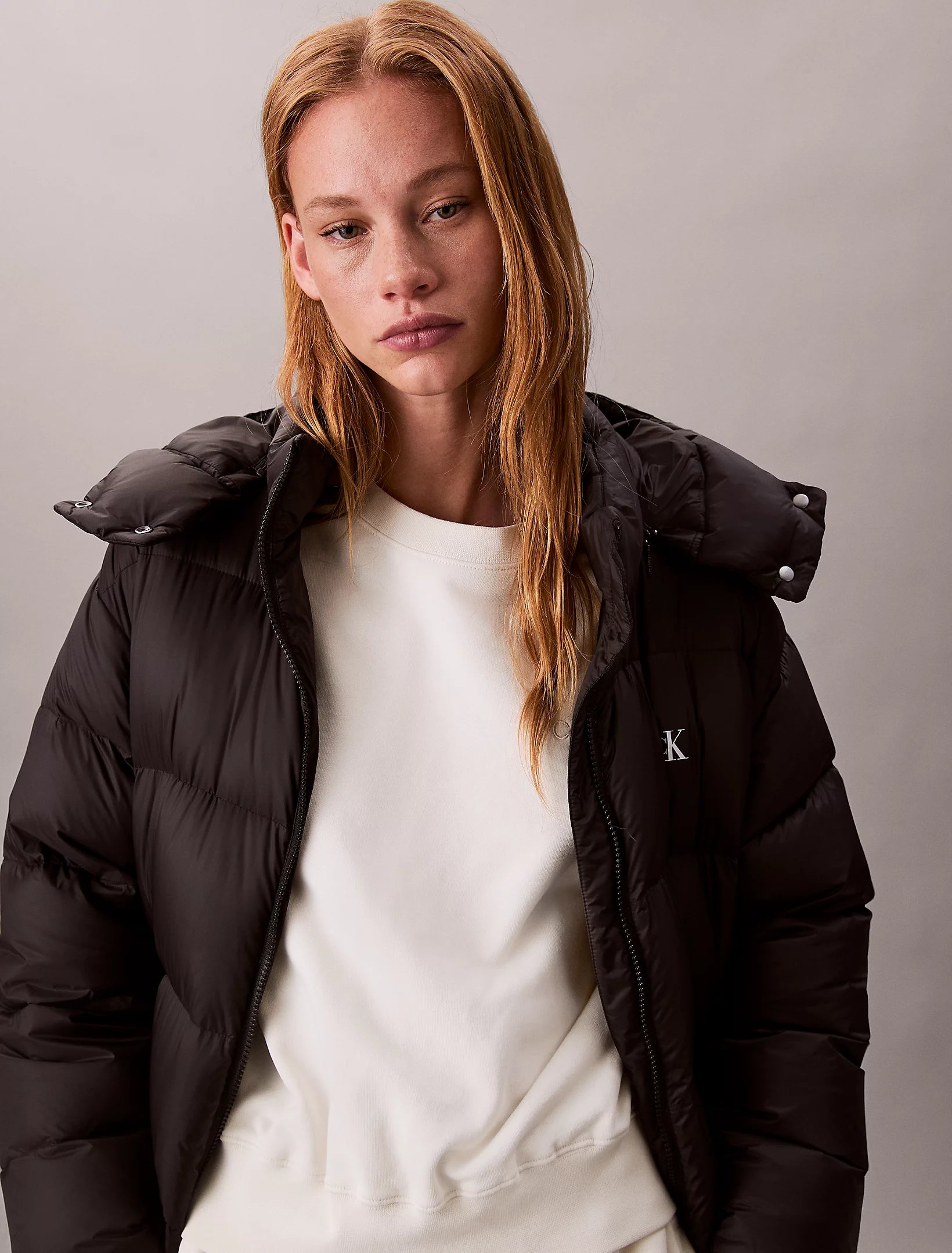calvin-klein-jeans-naisten-untuvatakki-essential-midweight-long-puffer-musta-3