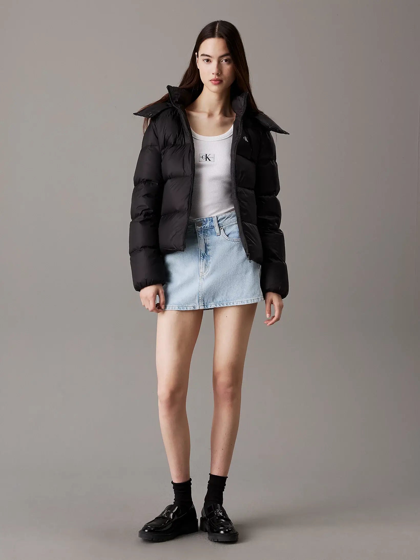 calvin-klein-jeans-naisten-untuvatakki-k-mw-down-short-puffer-musta-3