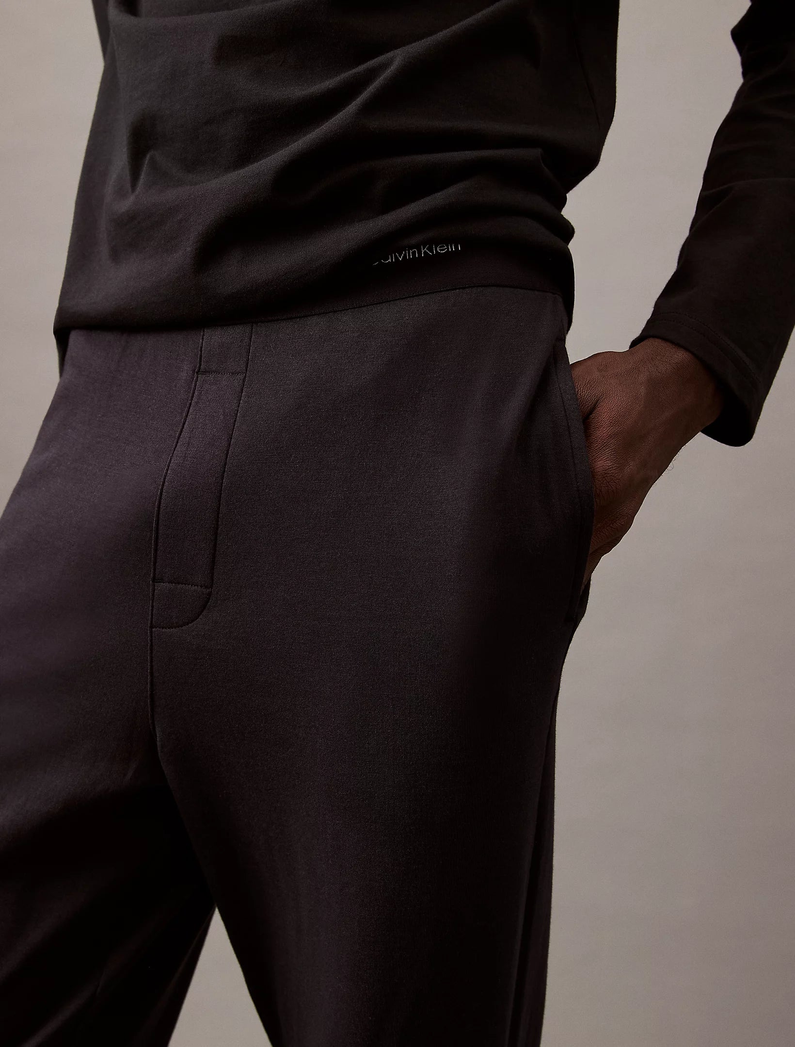 calvin-klein-miesten-housut-ck-jogger-musta-3
