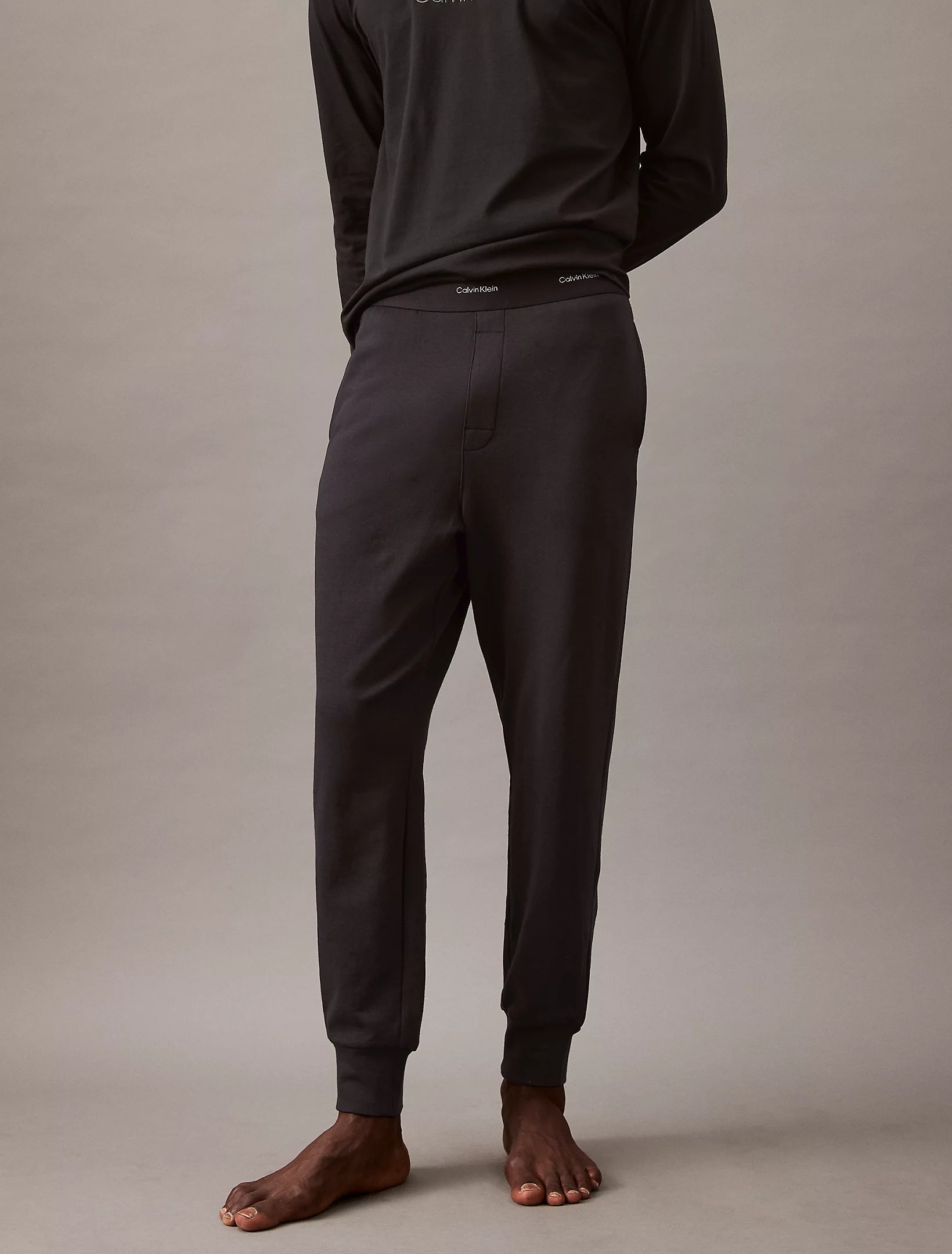 calvin-klein-miesten-housut-ck-jogger-musta-4