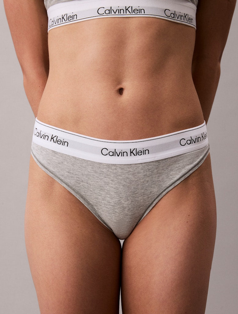 calvin-klein-naisten-alushousut-ck-thong-nos-vaaleanharmaa-3