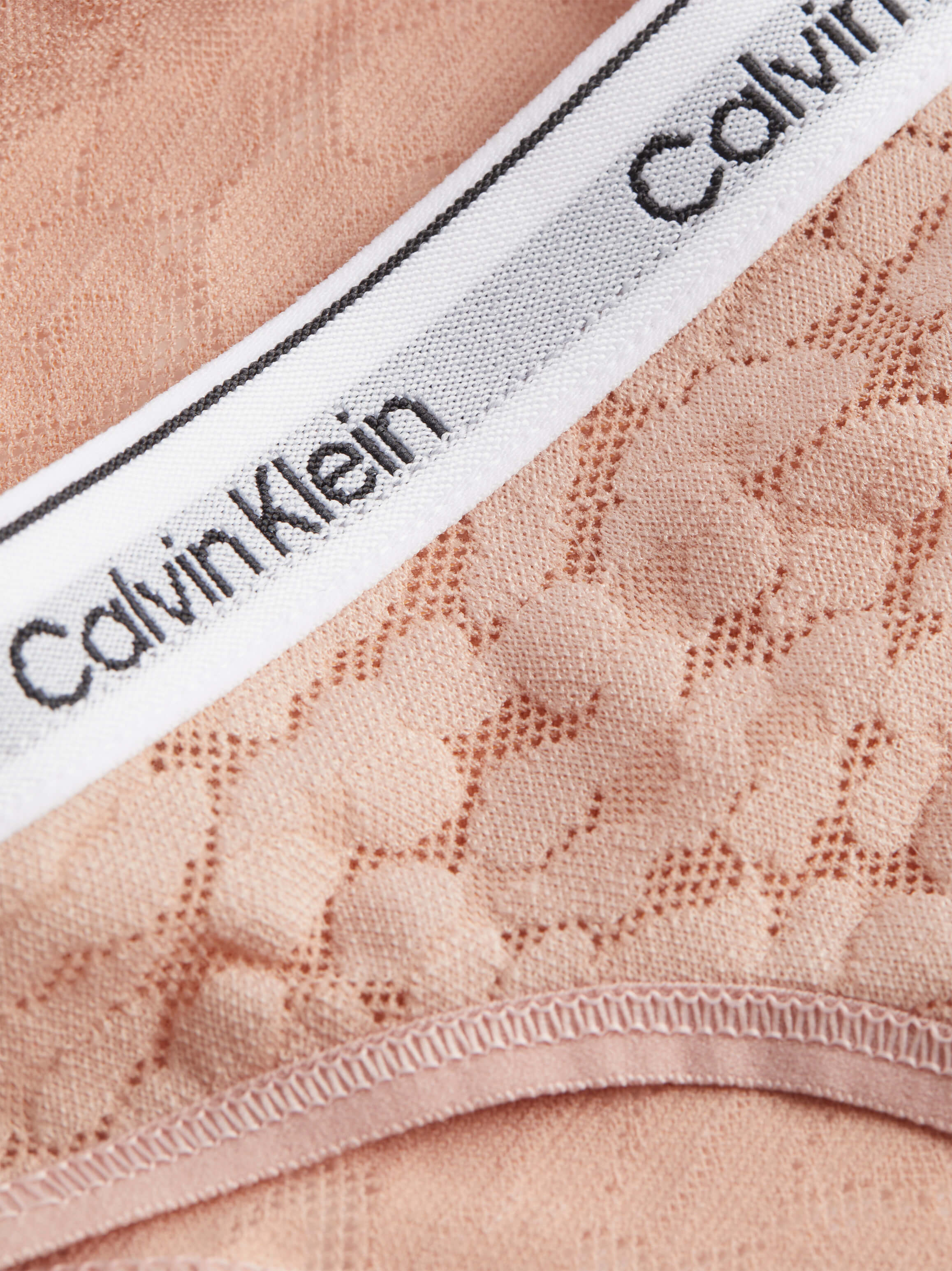 calvin-klein-naisten-stringit-ck-high-leg-thong-nude-3