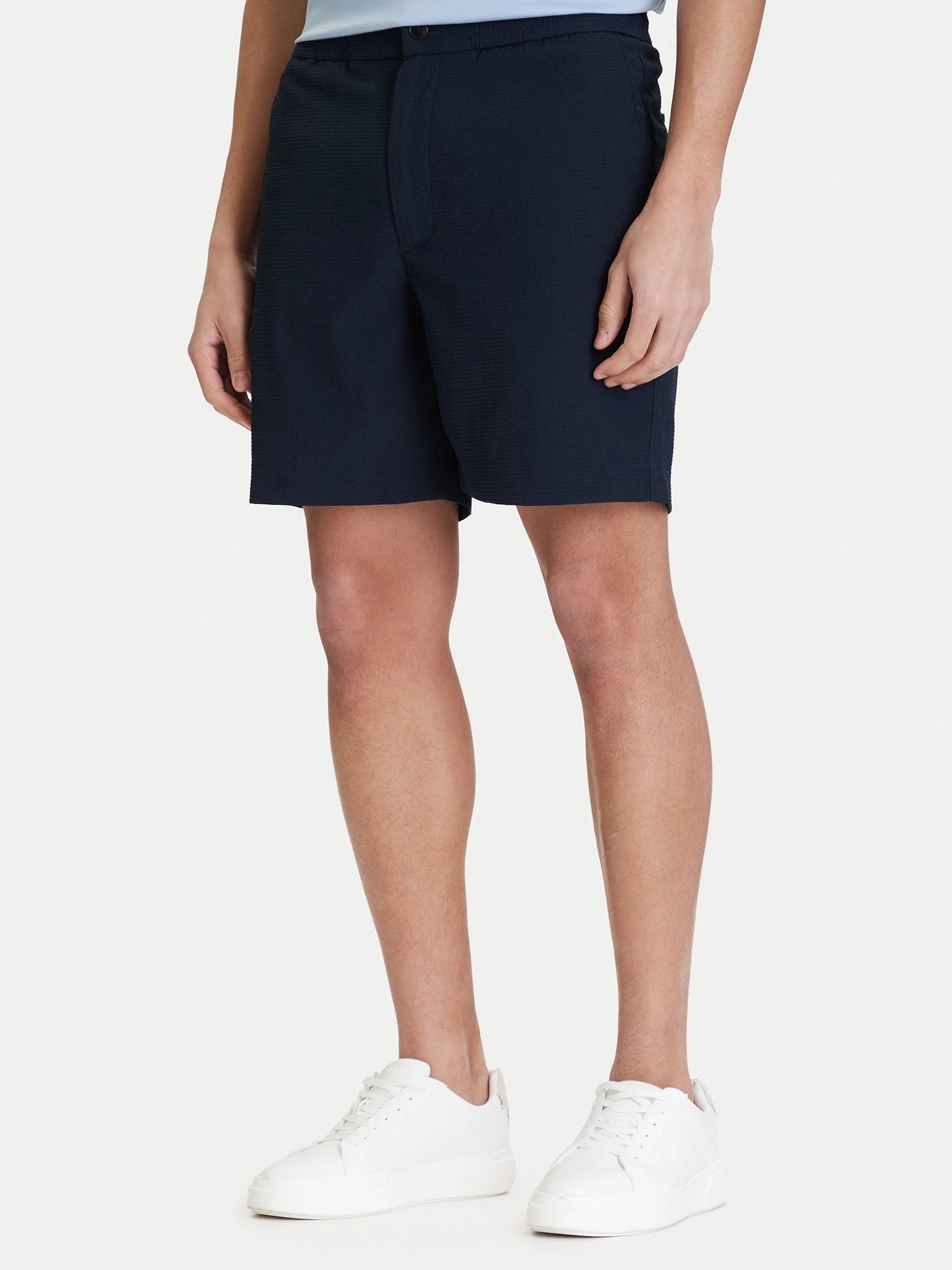 Calvin Klein Menswear miesten shortsit Straight Seersucker Elastic 7", tummansininen