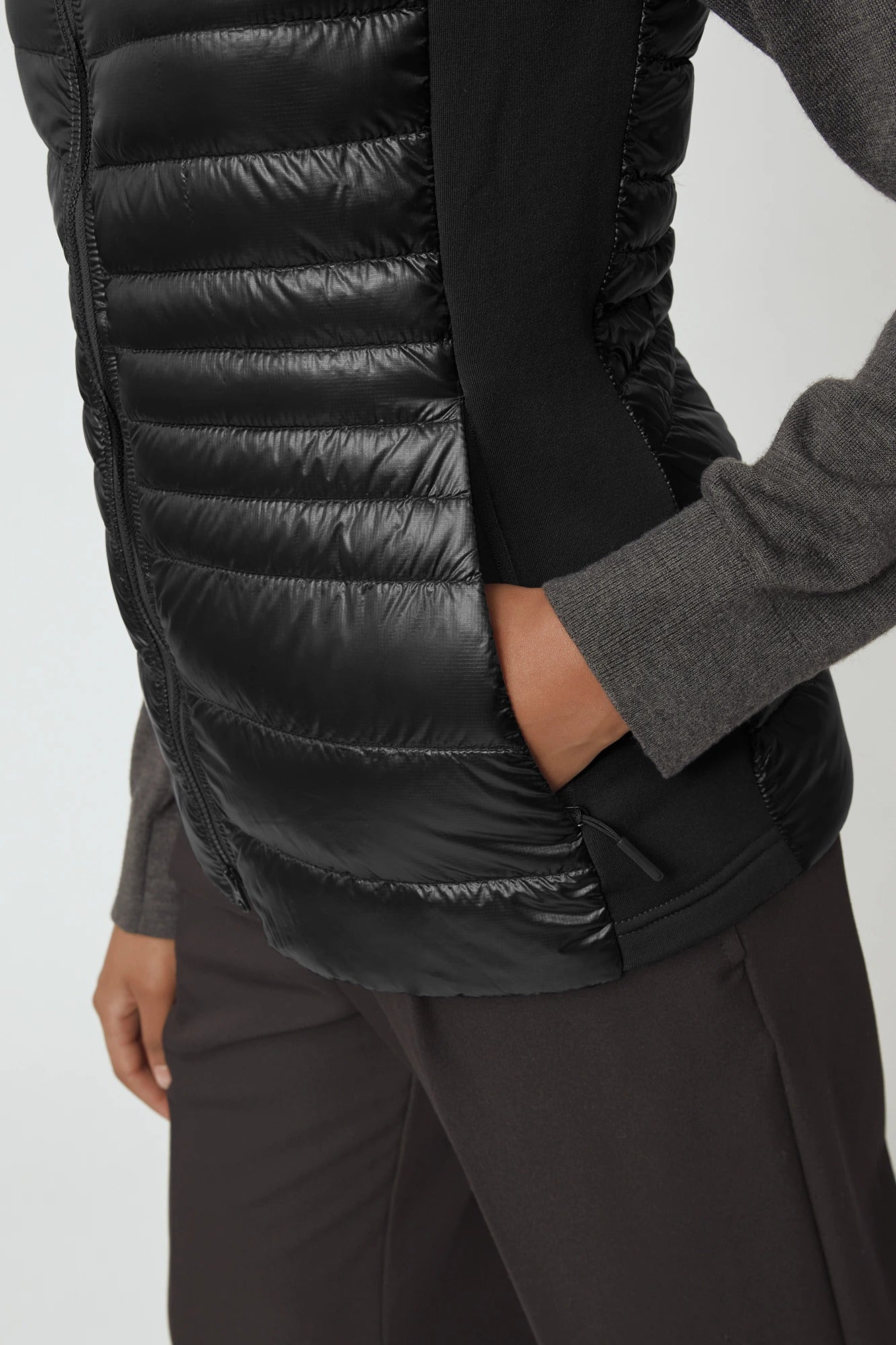 canada-goose-toppaliivi-hybridge-lite-vest-musta-3