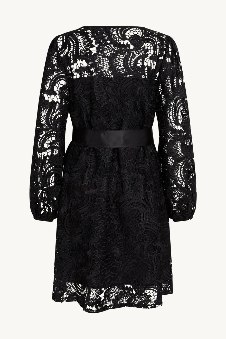 claire-naisten-mekko-daisha-mekko-musta-2