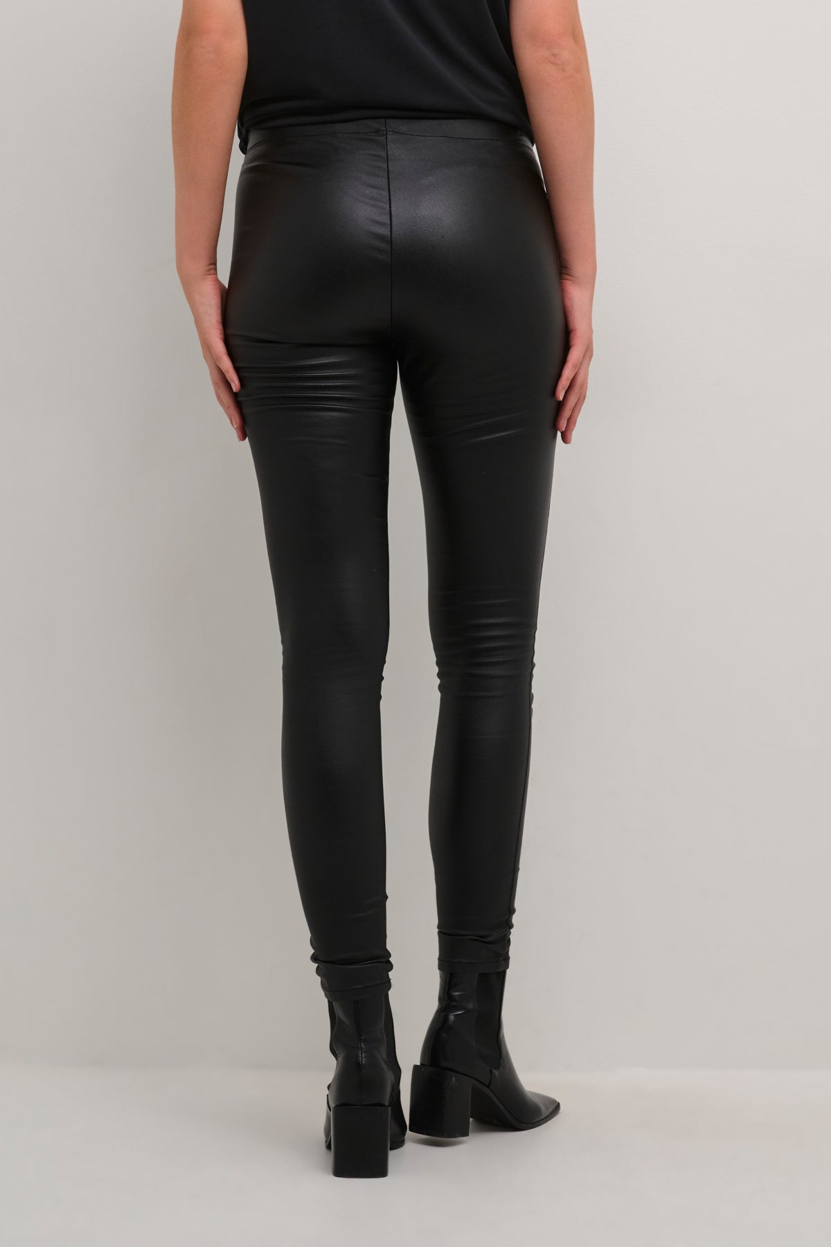 culture-naisten-leggingsit-cubettine-leggings-black-3