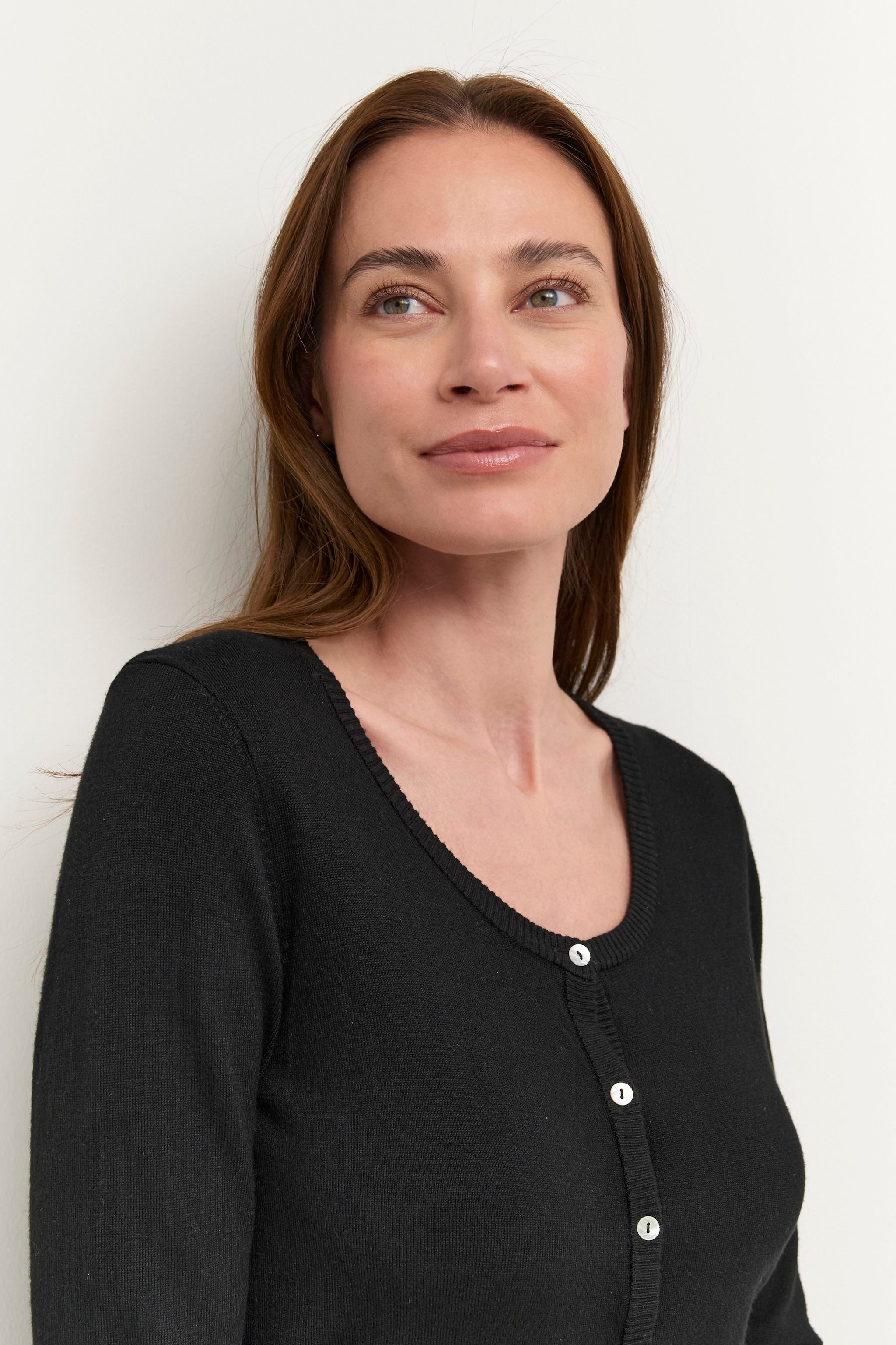 culture-neuletakki-cuannemarie-knit-cardigan-musta-3