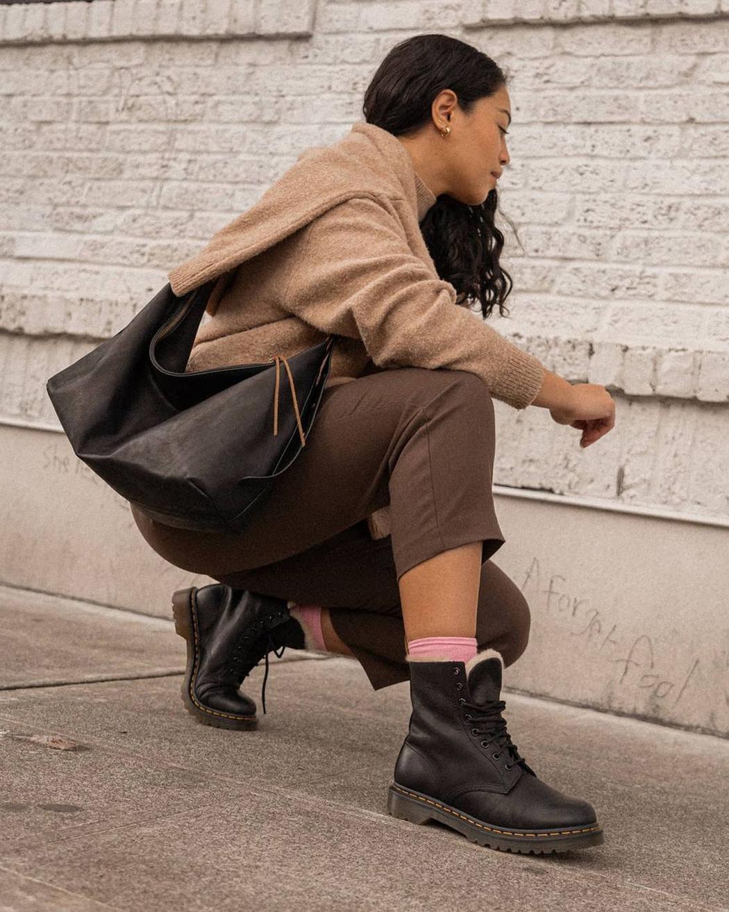 dr-martens-naisten-kengat-1460-serena-black-burnished-wyoming-musta-2