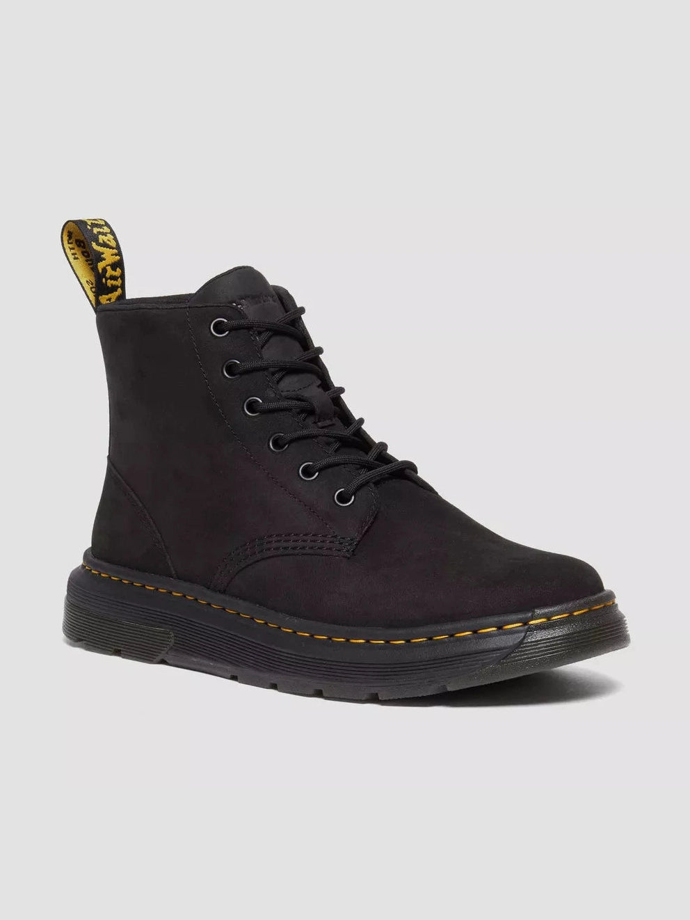 dr-martens-naisten-kengat-crewson-shukka-buffbuck-musta-1