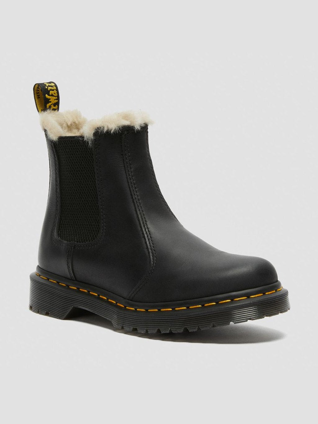 dr-martens-naisten-kengat-leonore-musta-1