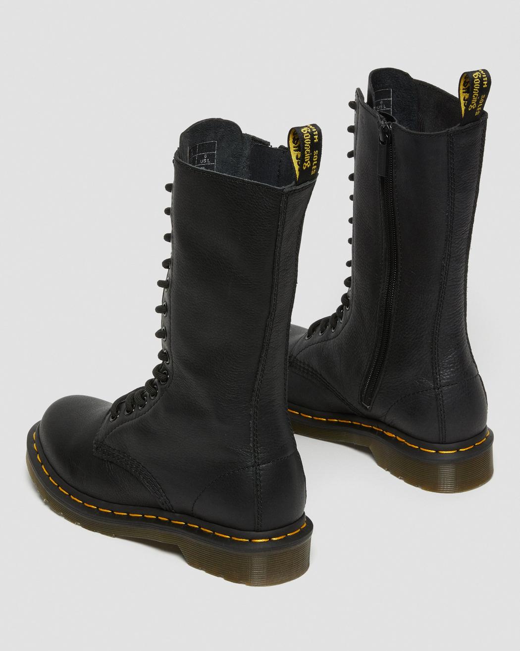 dr-martens-naisten-kengat-virginia-1b99-musta-4