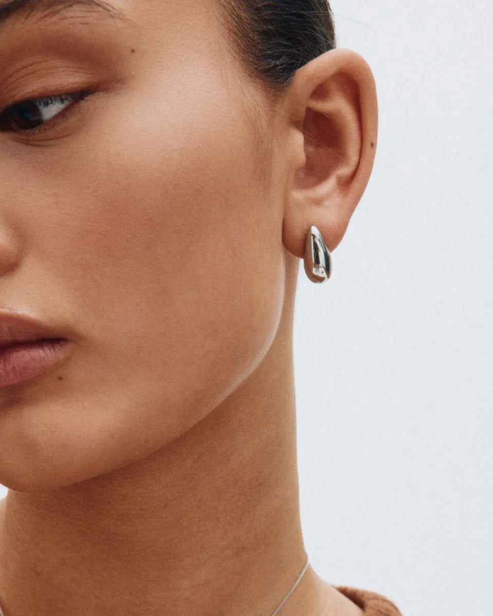 Edblad korvakorut Harmony Studs Steel, Hopeanharmaa