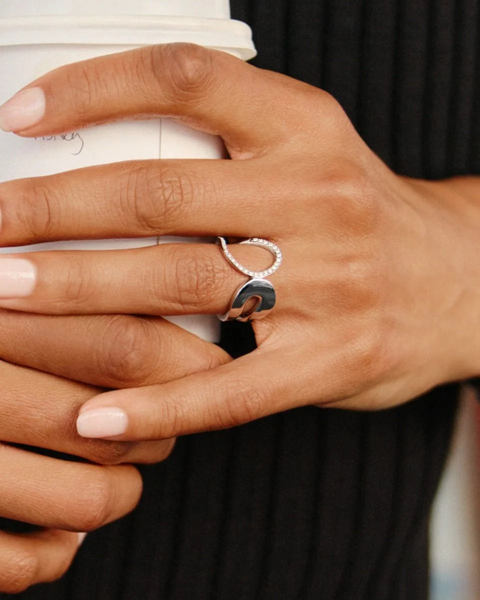 edblad-sormus-plie-ring-steel-hopeanharmaa-3