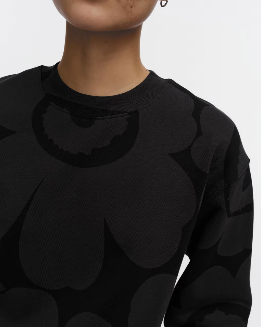 Marimekko collegepaita Leiot Unikko Kioski, musta kuosi