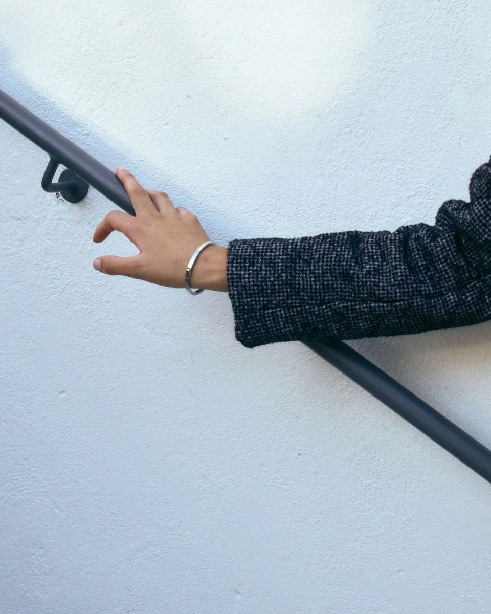 Edblad rannekoru, FAVE BANGLE STEEL Hopeanharmaa