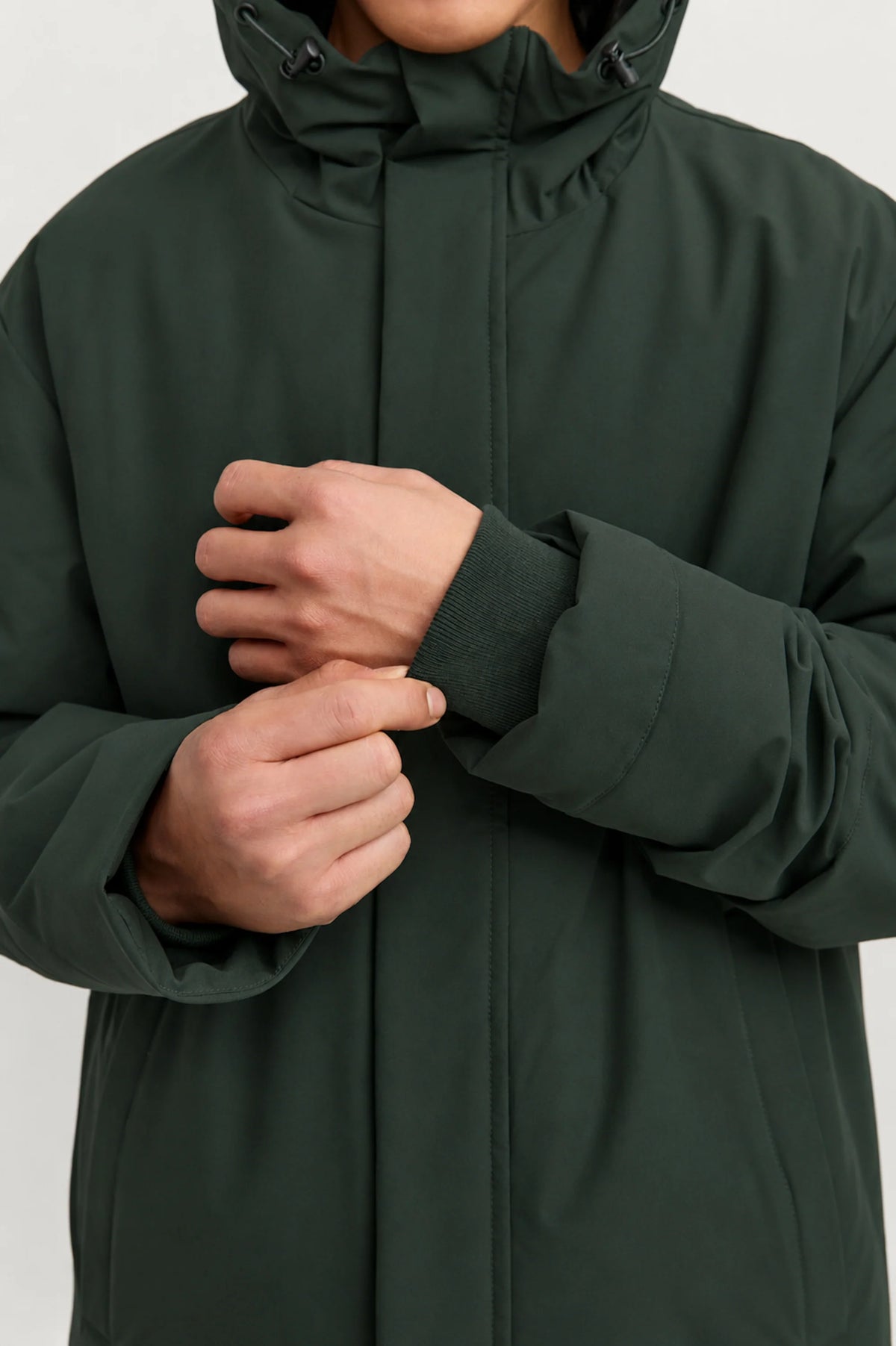 Makia miestentakki Form Jacket, tummanvihreä