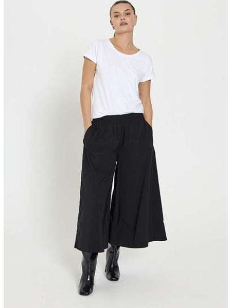 freequent-naisten-housut-jules-pants-musta-1