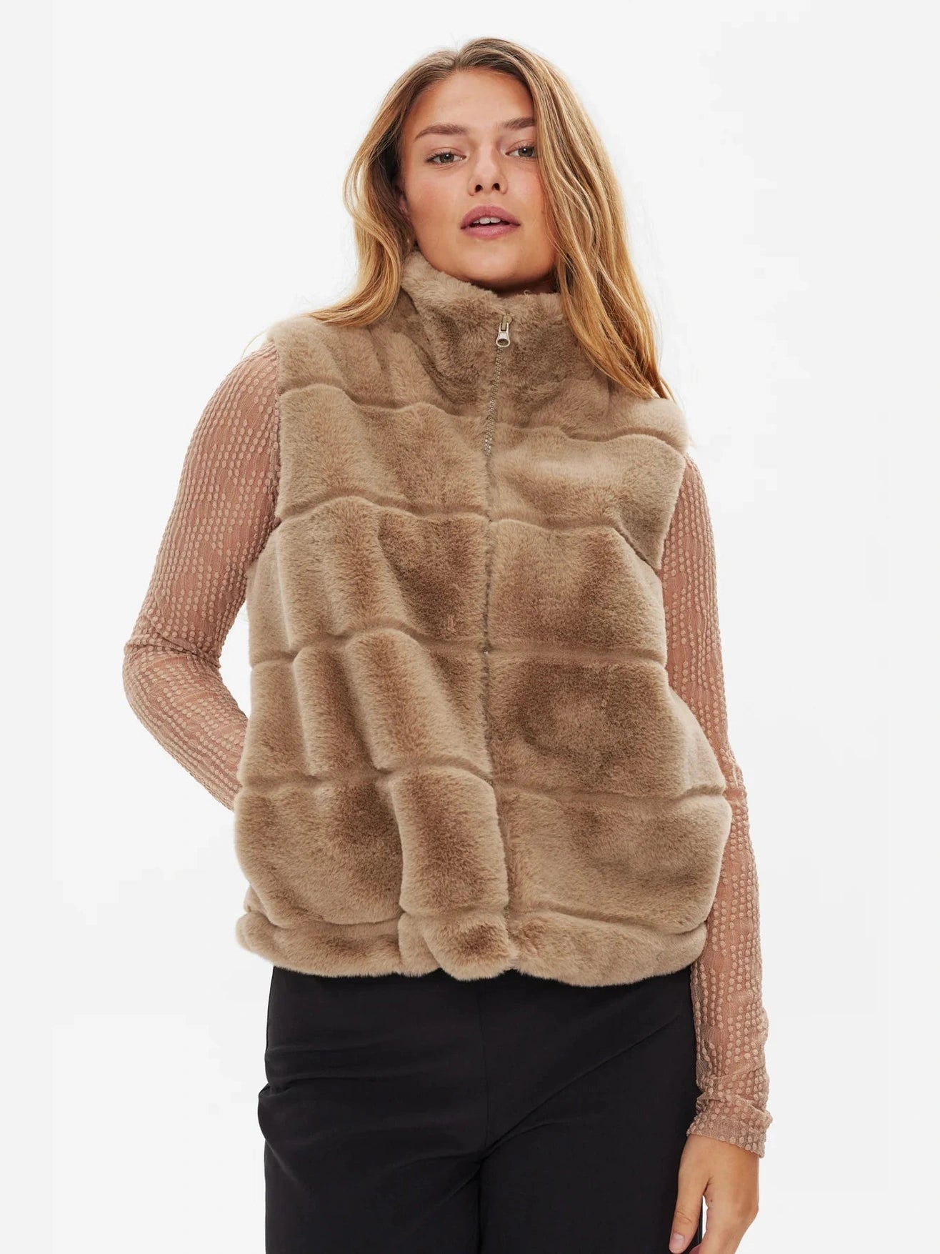 freequent-naisten-liivi-foxy-vest-ruskeanharmaa-1