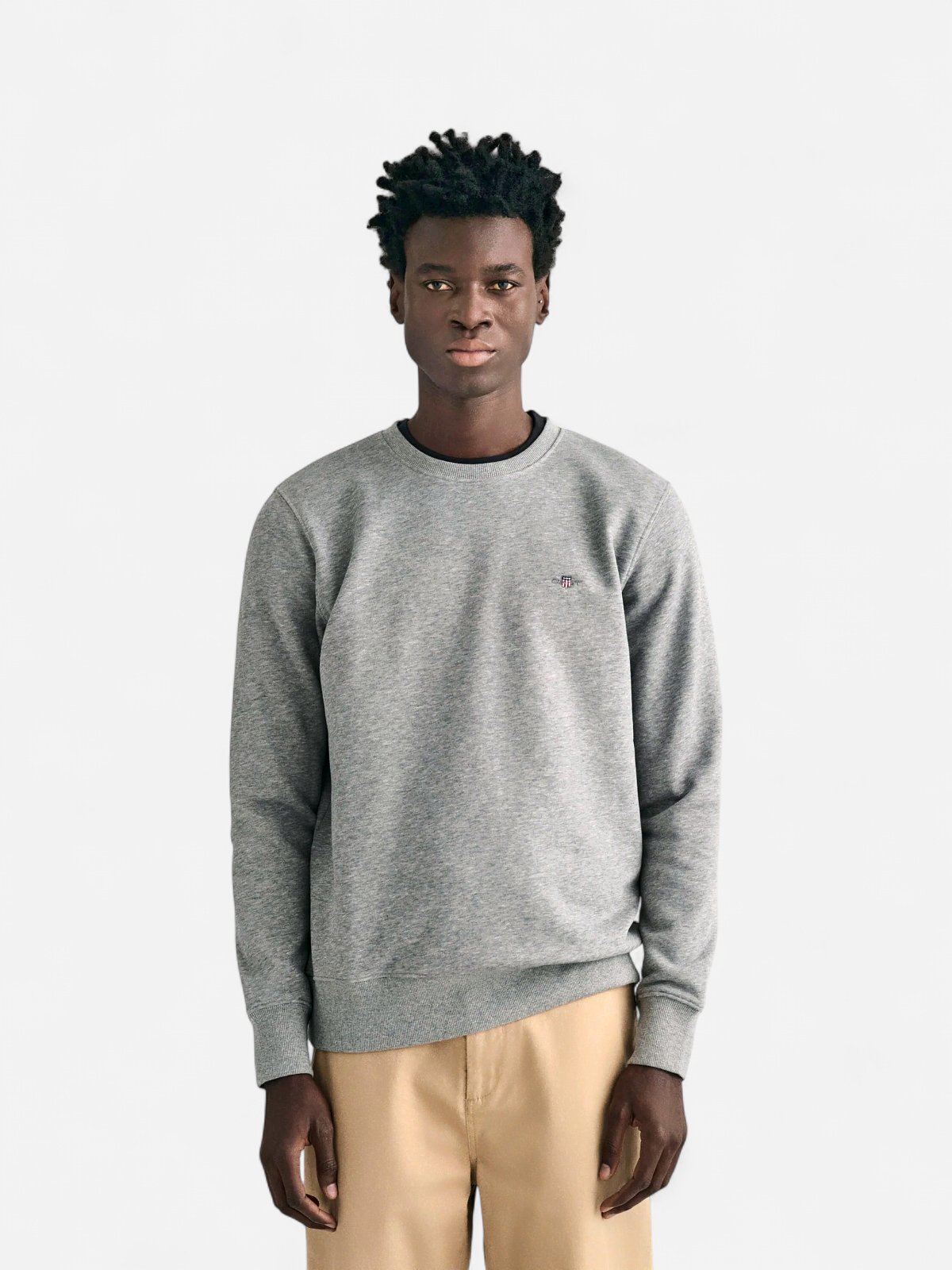 Gant Miesten Collagepaita, REG SHIELD C-NECK Keskiharmaa - Kekäle.fi