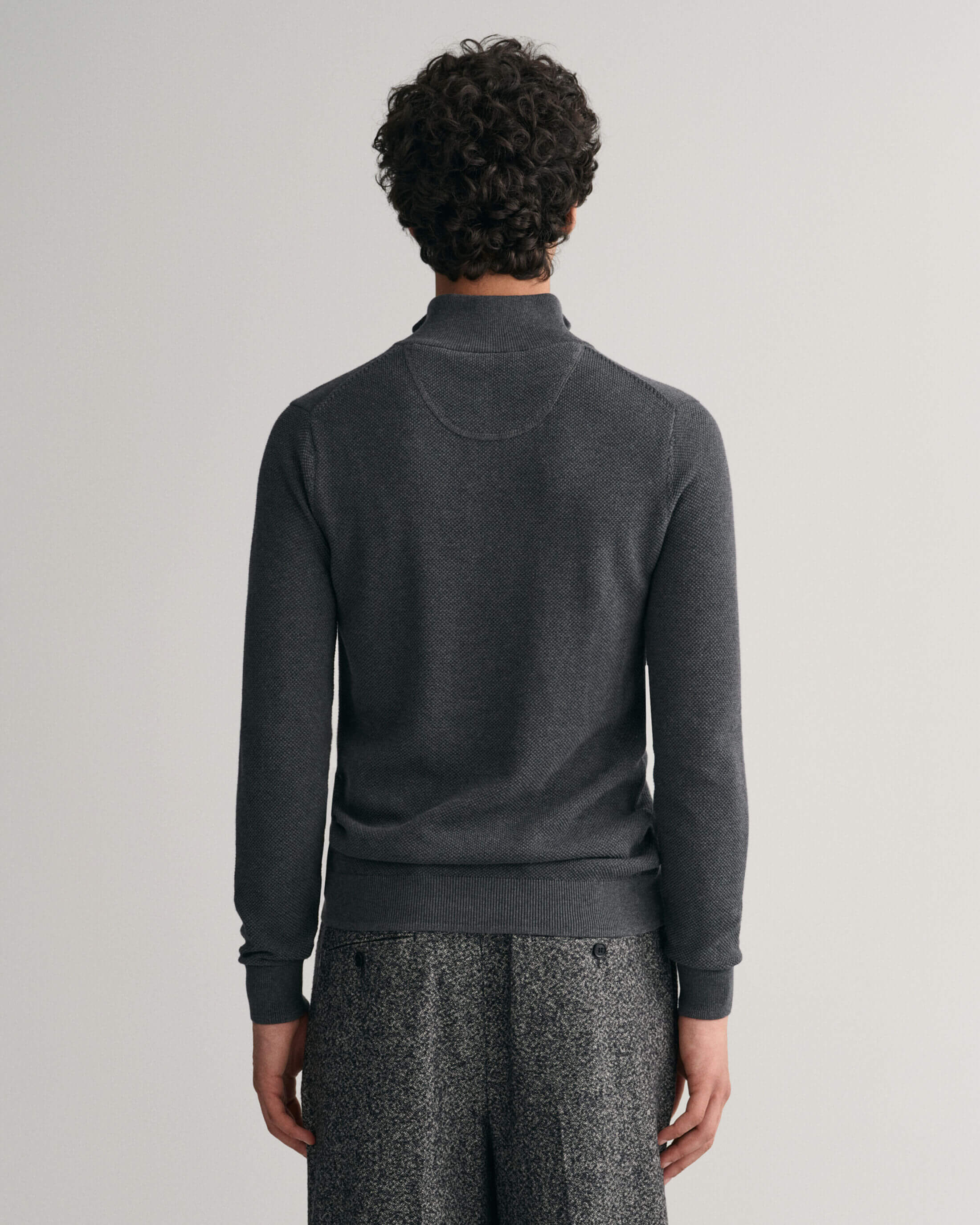 gant-miesten-neule-cotton-pique-half-zip-tummanharmaa-2