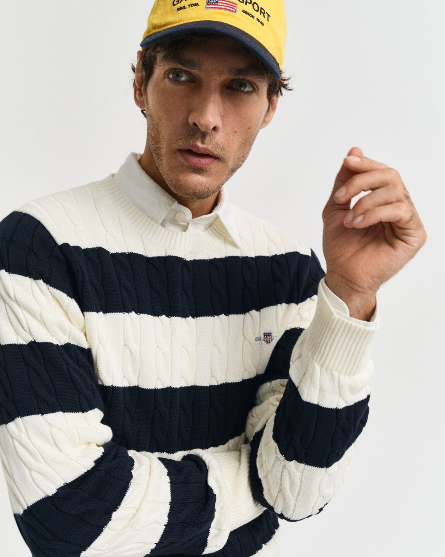 gant-miesten-neule-striped-cotton-cable-c-neck-raidallinen-sininen-3