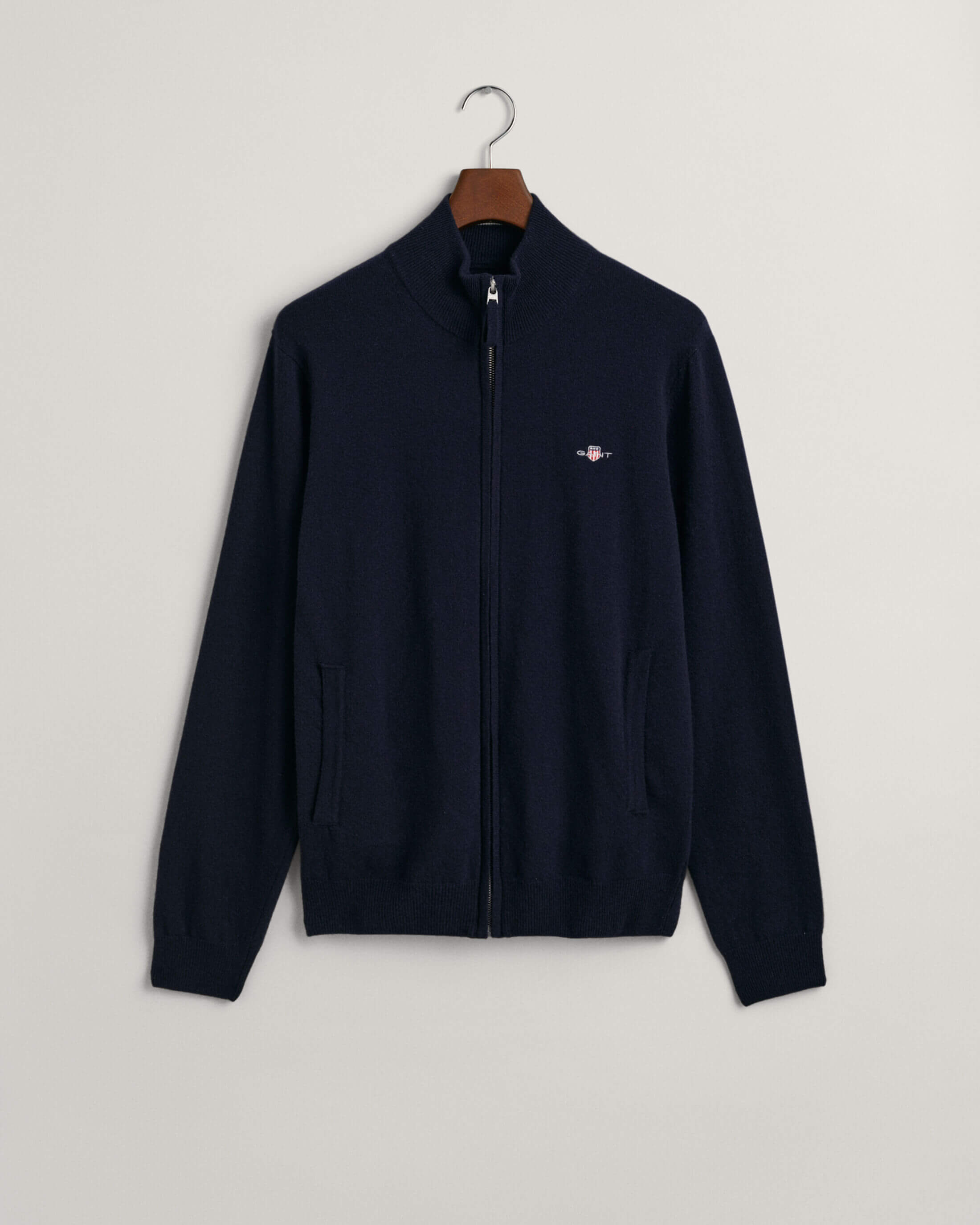 gant-miesten-neuletakki-superfine-lambswool-zip-cardigan-tummansininen-3