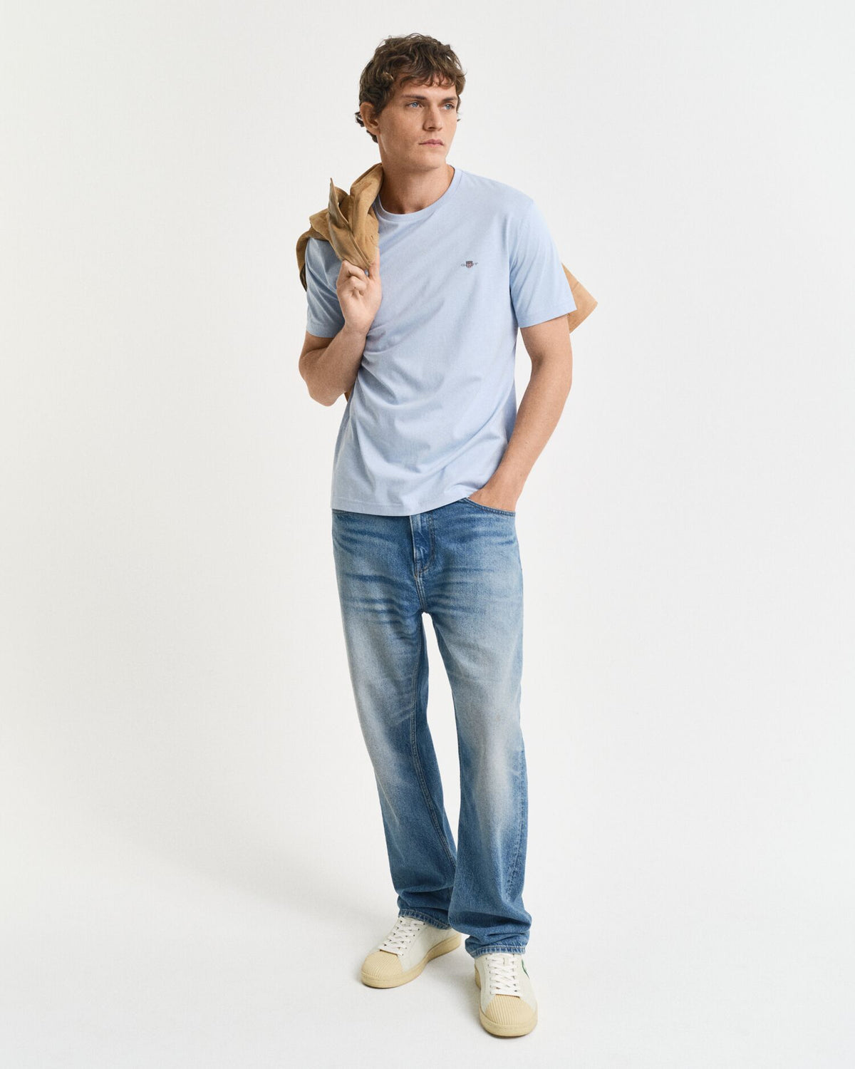 gant-miesten-t-paita-reg-shield-ss-t-shirt-vaaleansininen-3