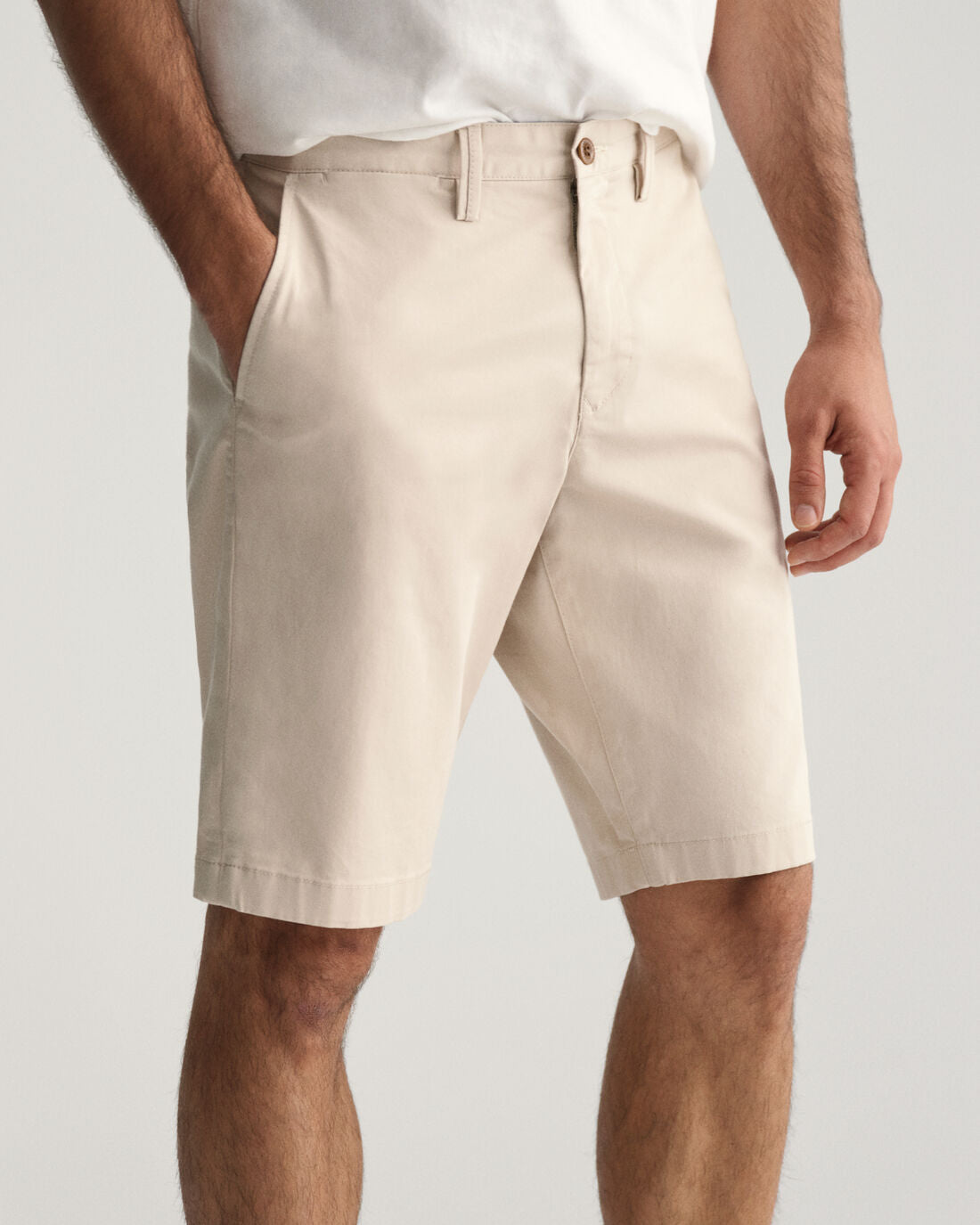gant-miesten-tvillishortsit-relaxed-twill-shorts-beige-1