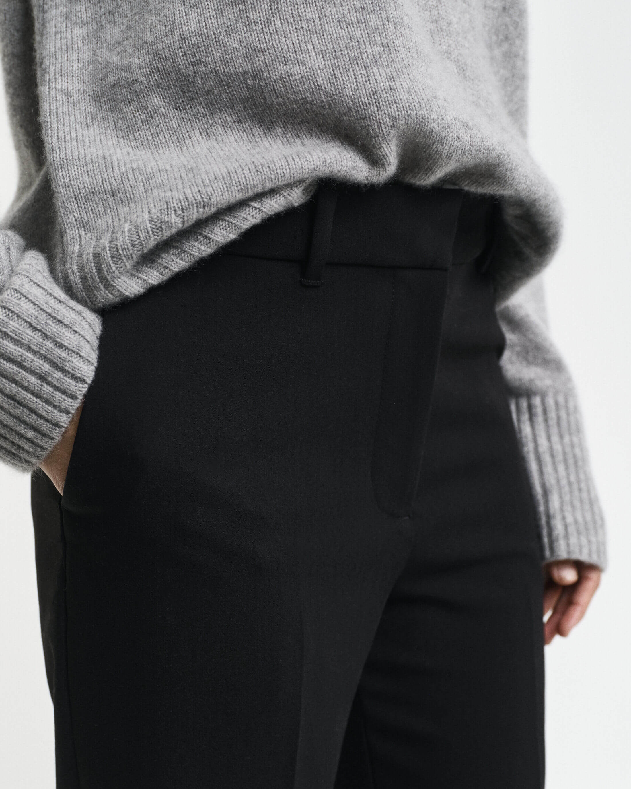 gant-naisten-housut-slim-flare-slack-musta-3