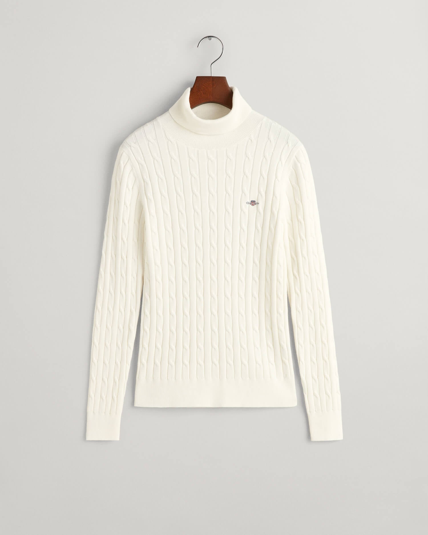 gant-naisten-neulepaita-stretch-cotton-cable-turtleneck-luonnonvalkoinen-1