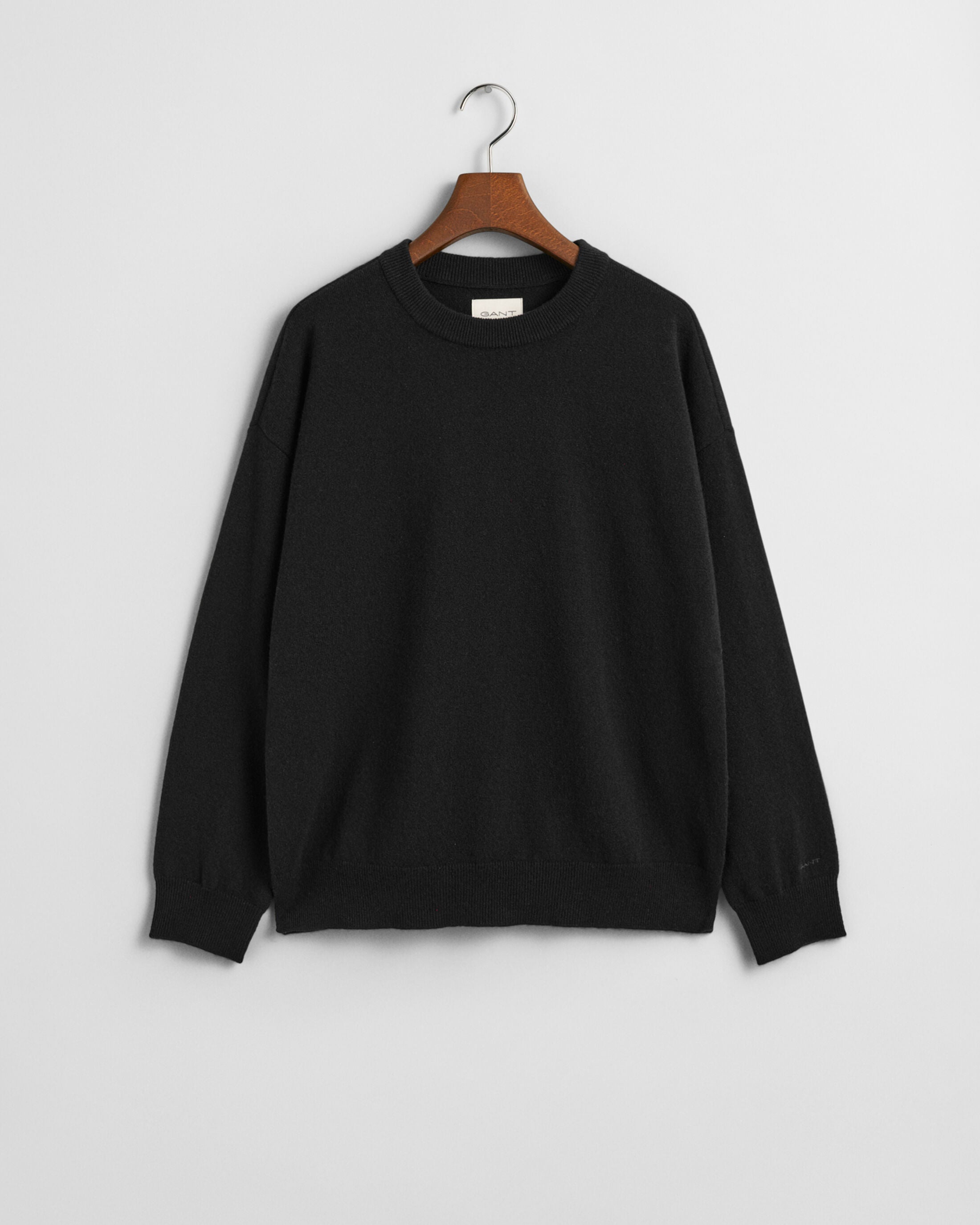 gant-naisten-neulepusero-superfine-lambswool-c-neck-musta-3