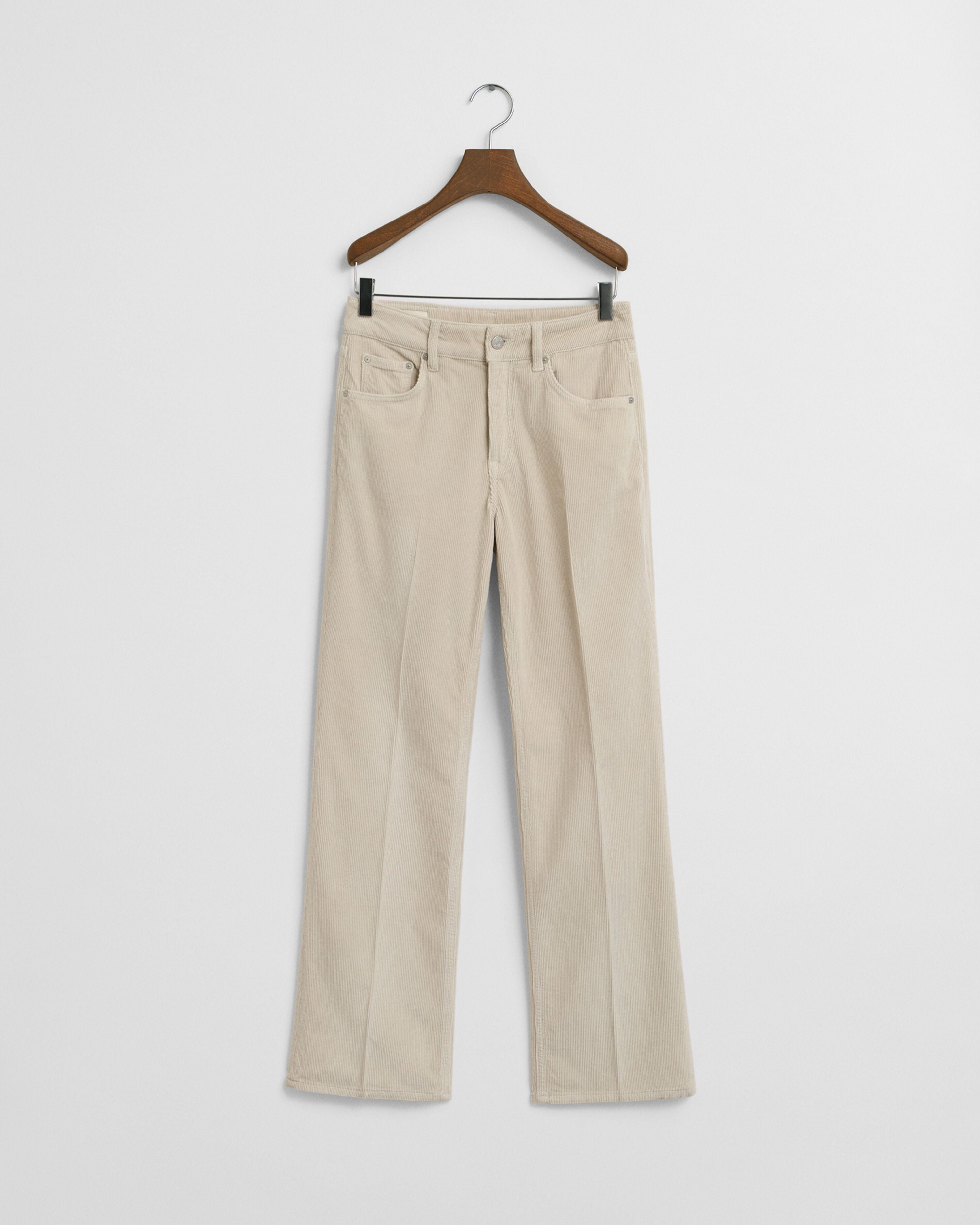 gant-naisten-vakosamettihousut-slim-flare-stretch-corduroy-jeans-luonnonvalkoinen-3