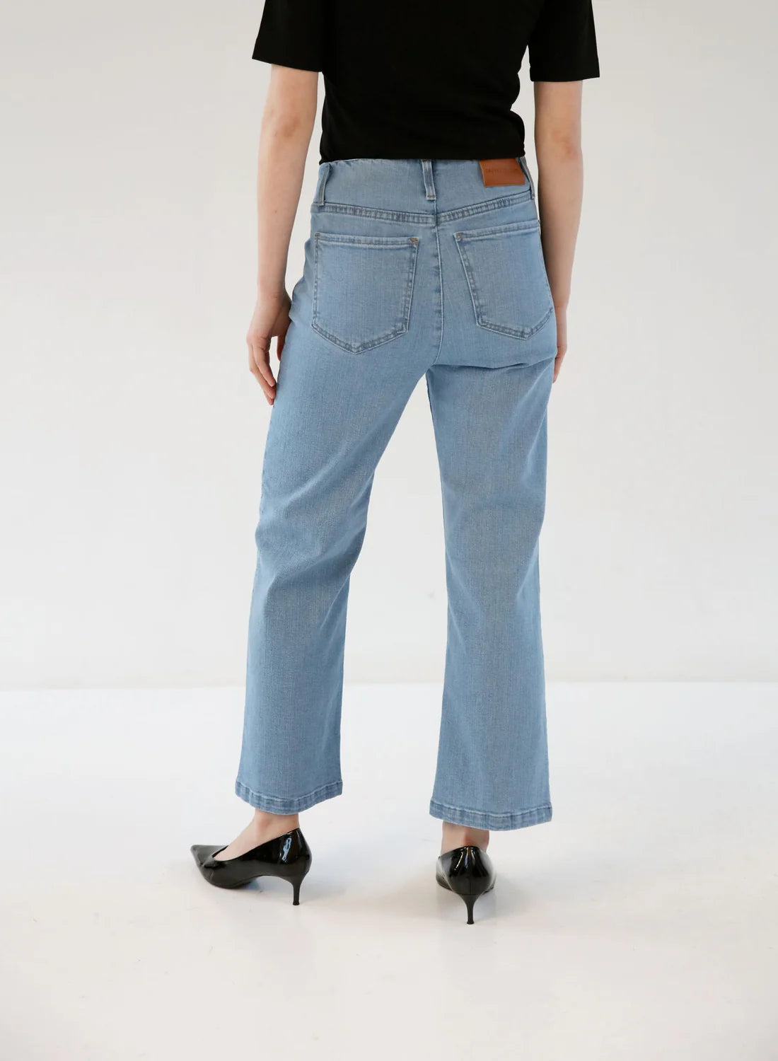 gauhar-naisten-farkut-denim-wide-faded-blue-indigo-3