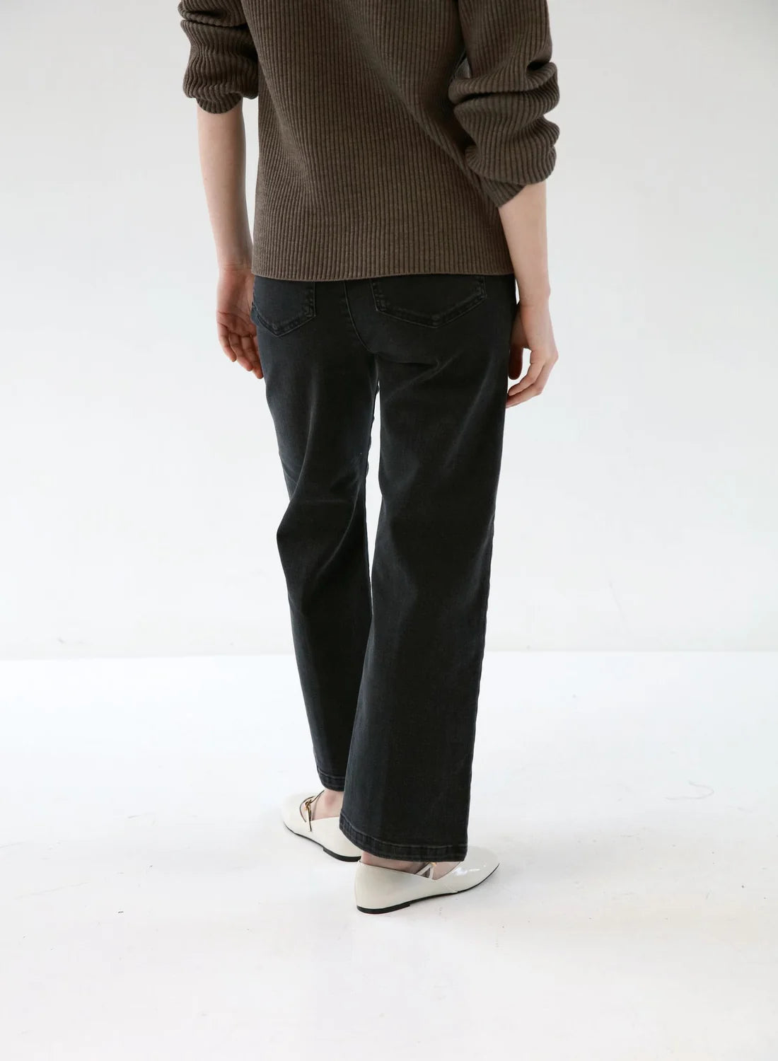 gauhar-naisten-farkut-denim-wide-grey-tummanharmaa-3