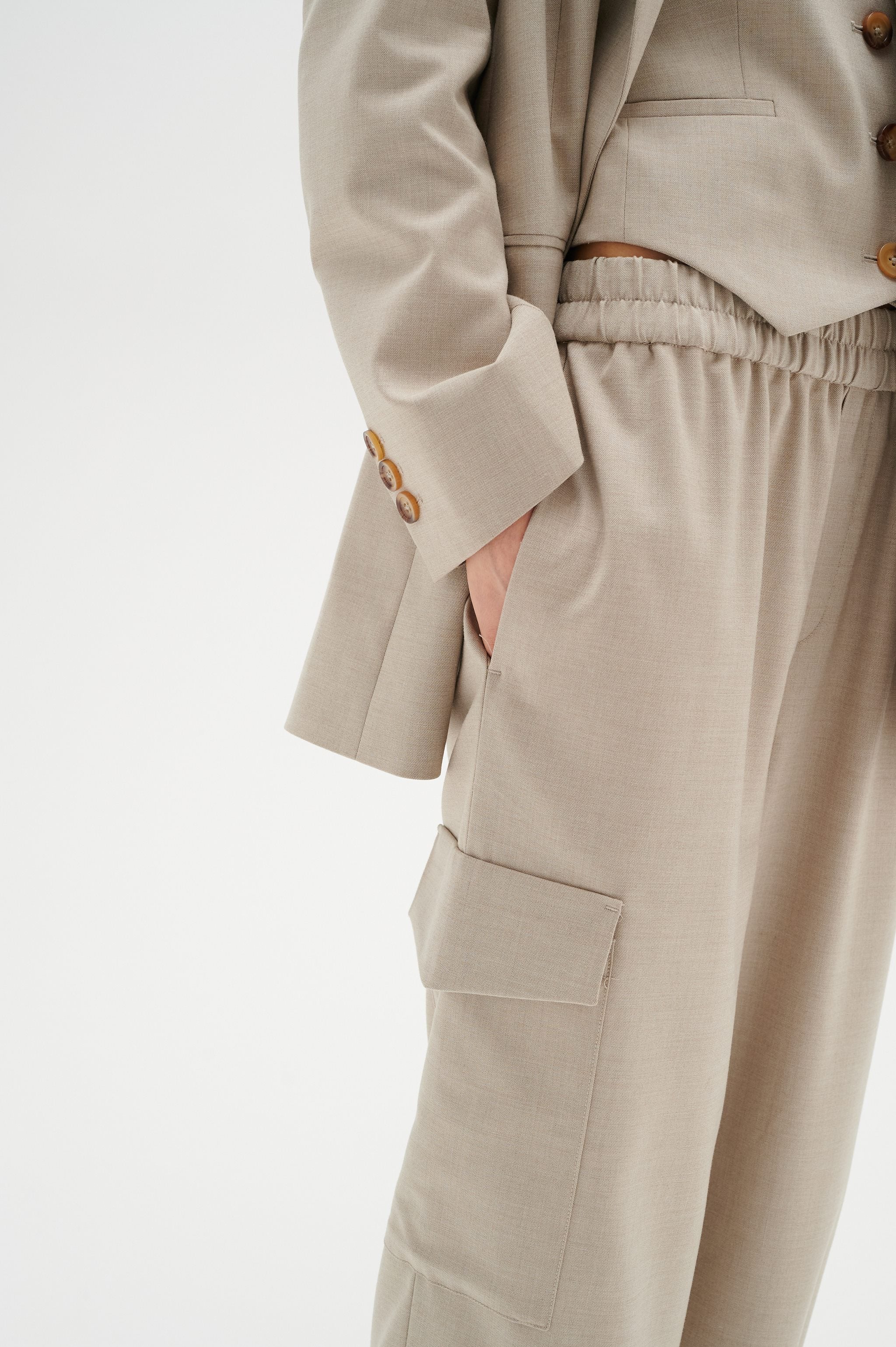 inwear-housut-wai-cargo-pant-ruskeanharmaa-2