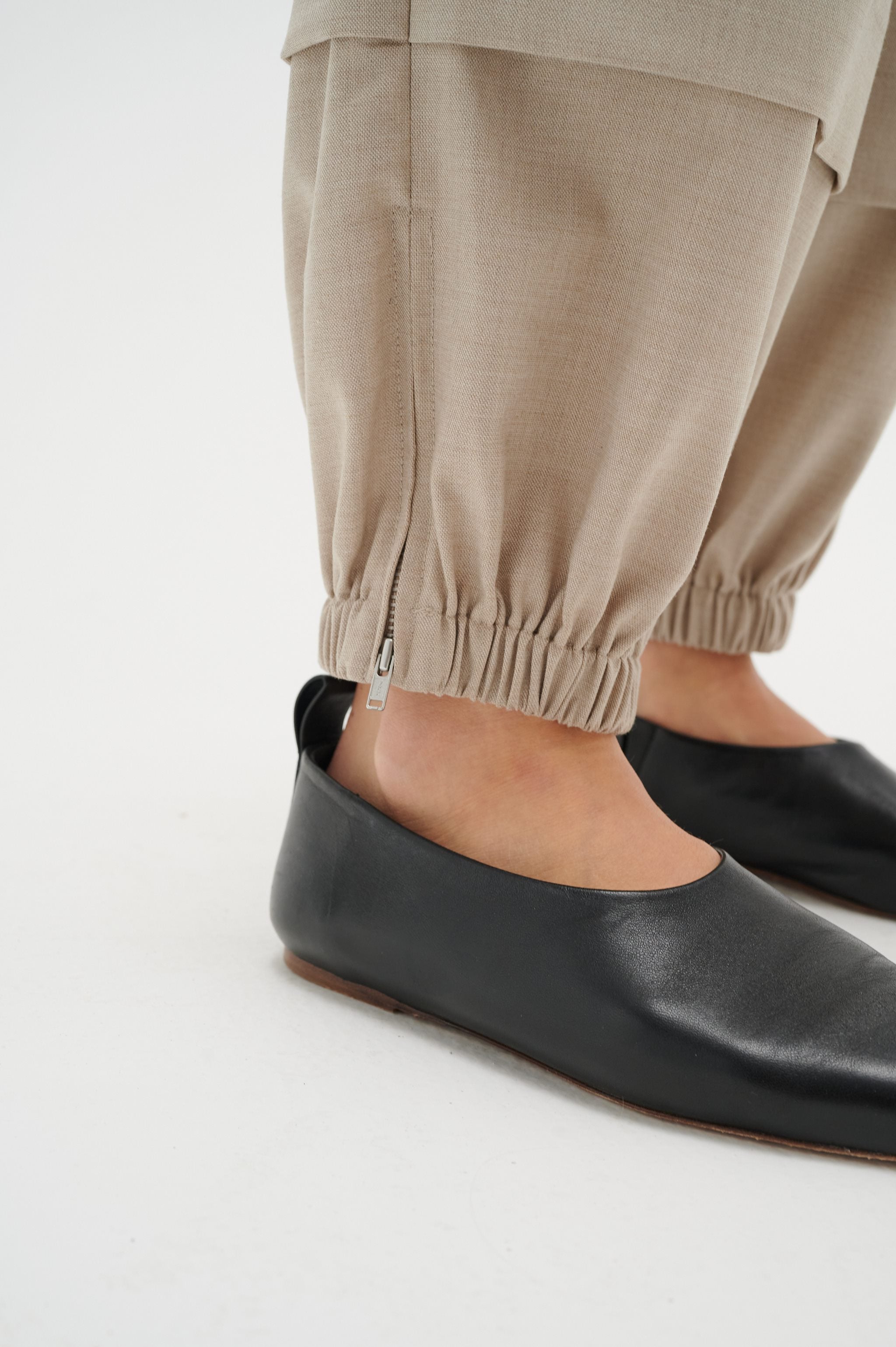 inwear-housut-wai-cargo-pant-ruskeanharmaa-3