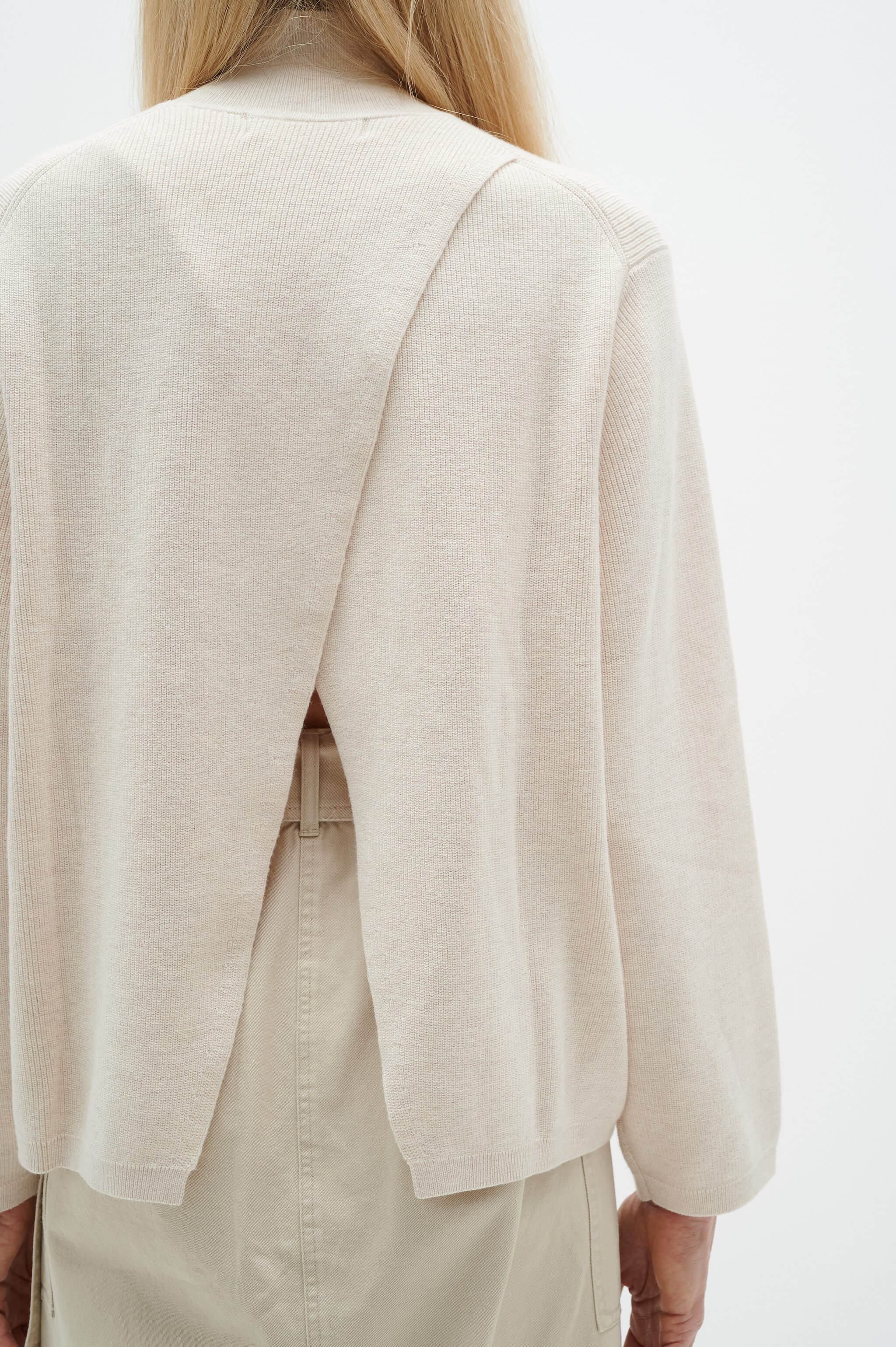 inwear-naisten-neulepaita-rudi-open-back-pullover-kerma-5