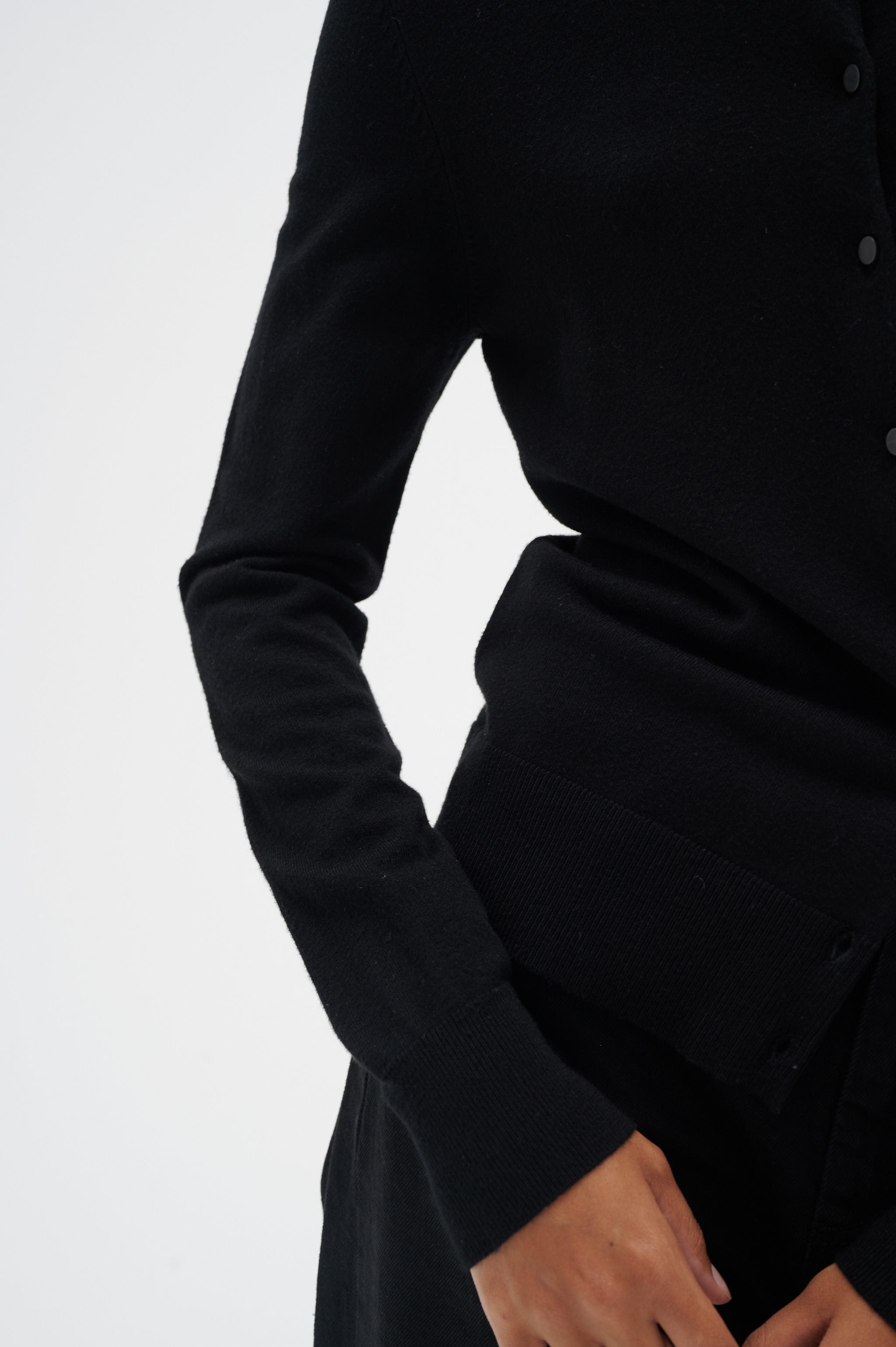 inwear-naisten-neuletakki-rita-cardigan-black-4