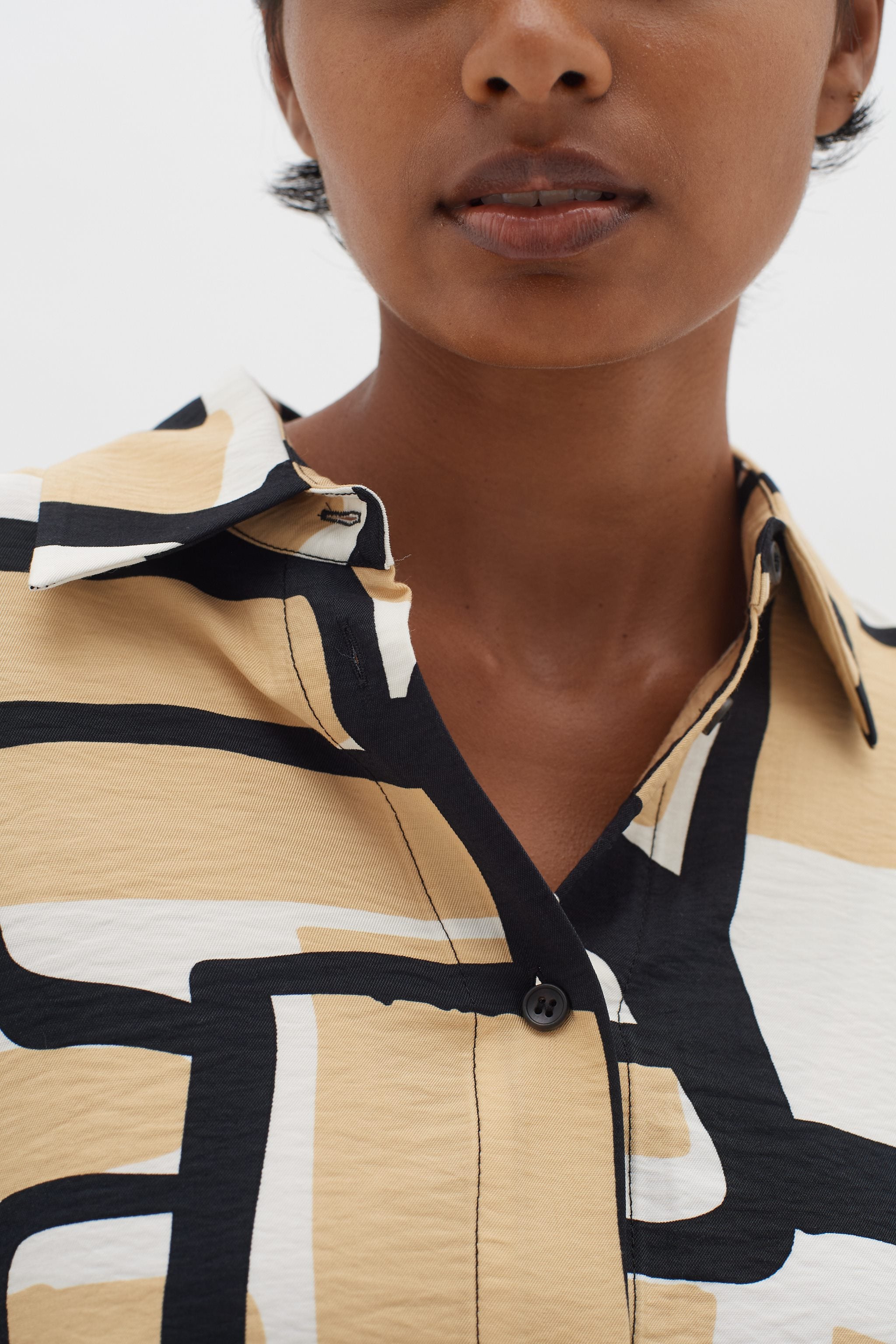 inwear-naisten-paitamekko-hecantei-shirt-musta-kuosi-3