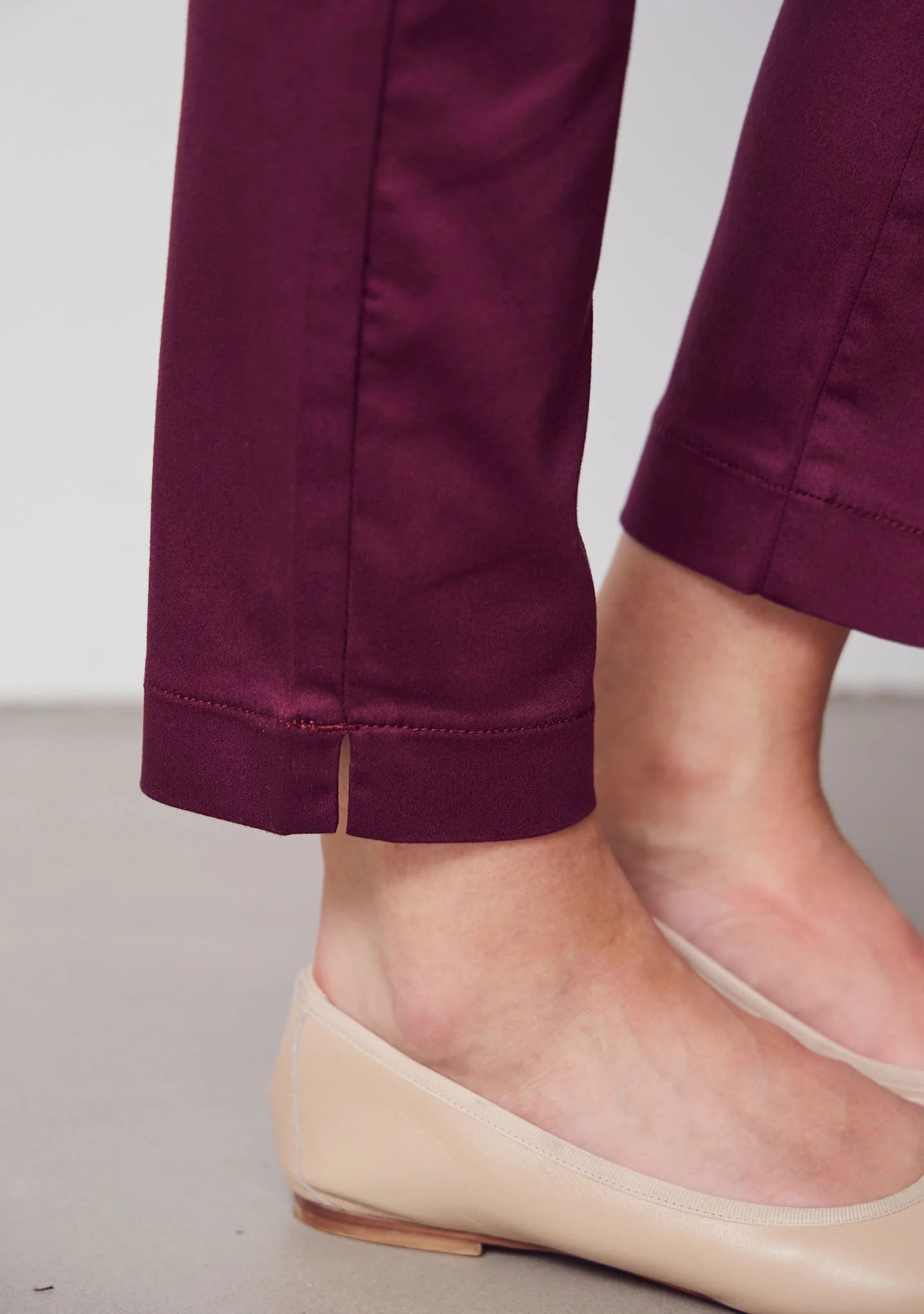 isay-naisten-housut-chino-pant-viininpunainen-4