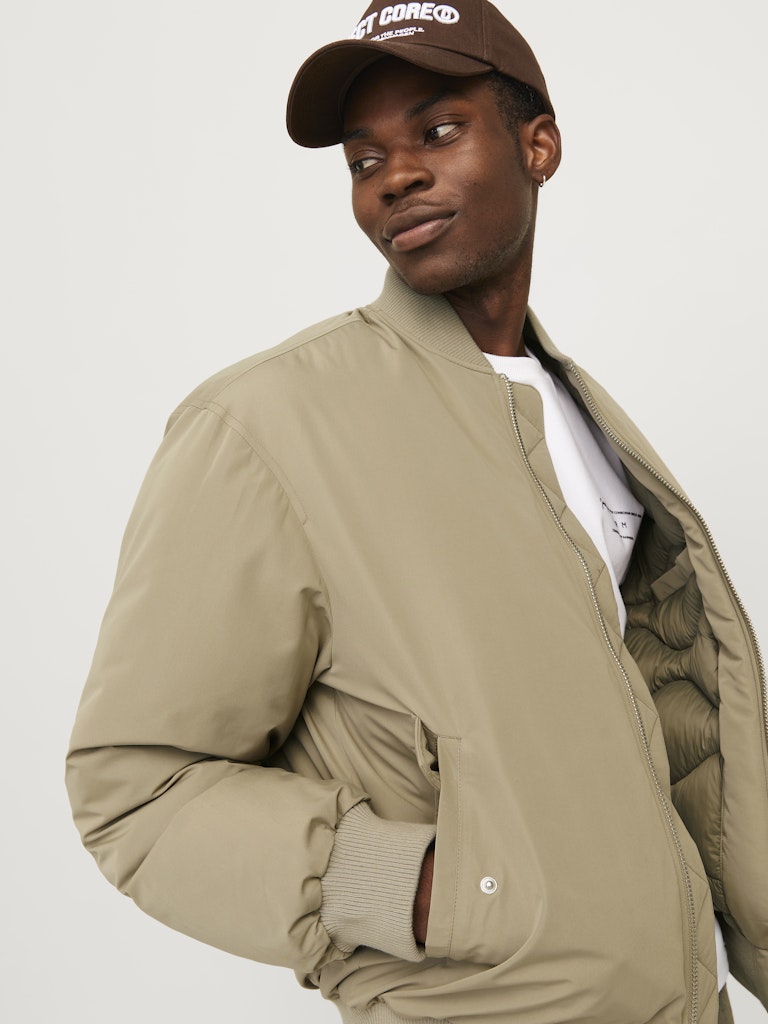 jack-and-jones-miesten-bombertakki-jcokinetic-soft-utility-bomber-ln-honey-gold-5
