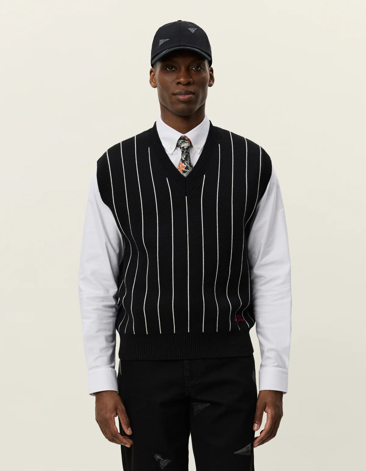 les-deux-miesten-liivi-gaston-jacquard-pinstripe-vest-musta-3