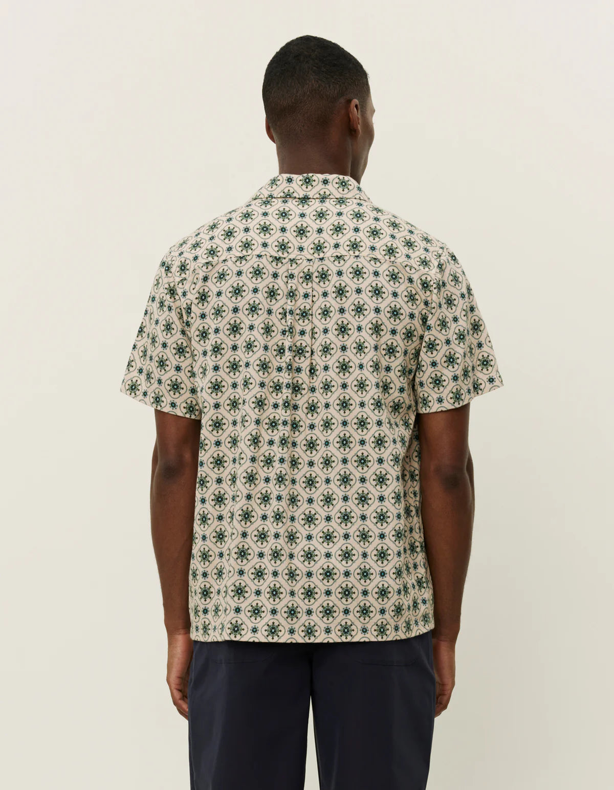 les-deux-miesten-lyhythihainen-kauluspaita-lukas-aop-valkopohjainen-kuosi-3