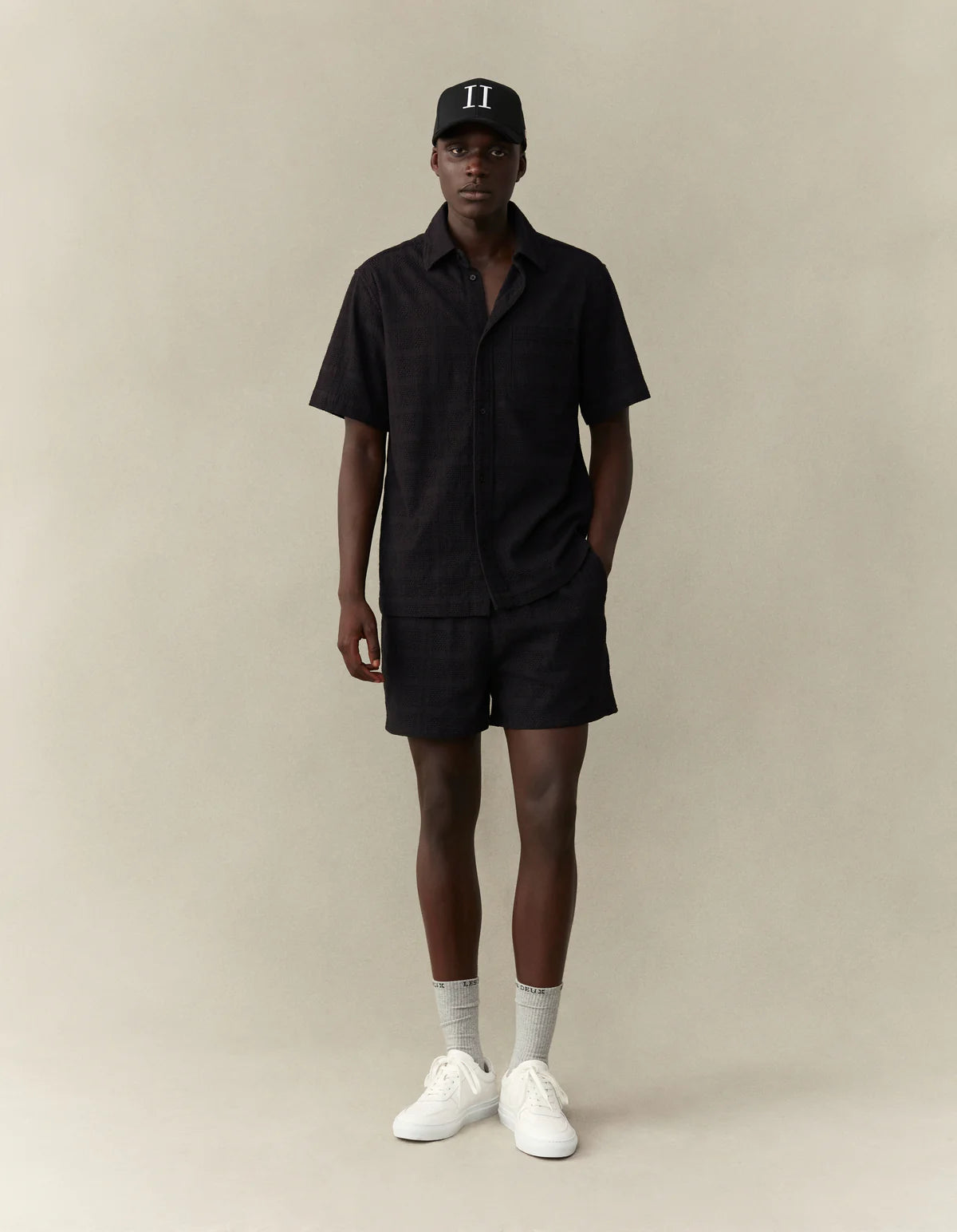 les-deux-miesten-paita-charlie-ss-shirt-musta-1