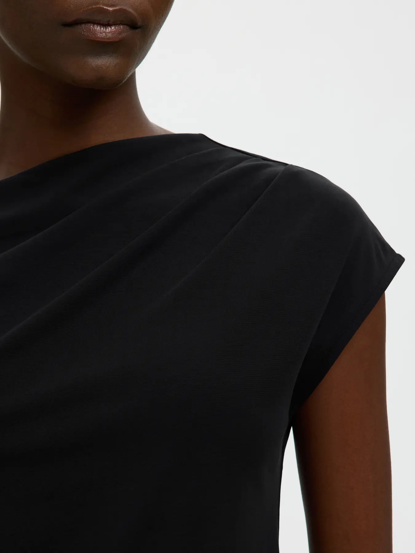 Selected Femme naisten toppi SLFMOLLY SS Top, musta