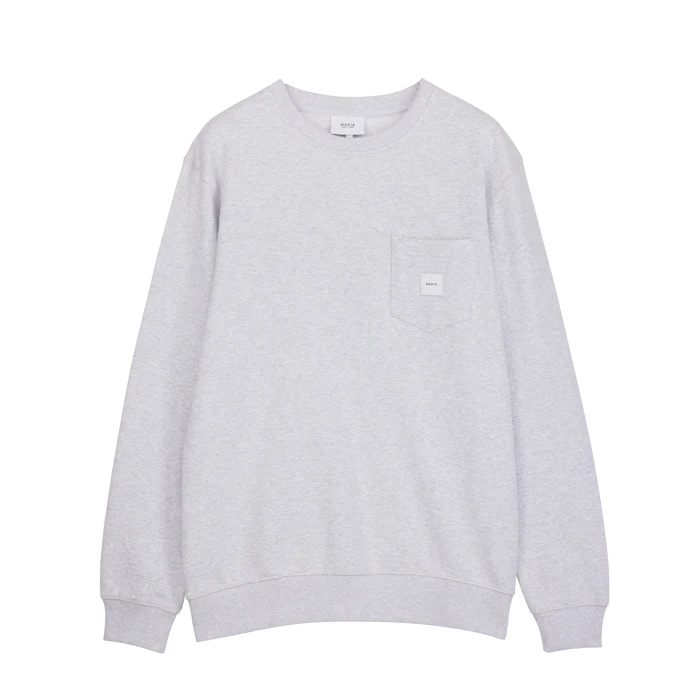 makia-miesten-collegepaita-square-pocket-vaaleanharmaa-1