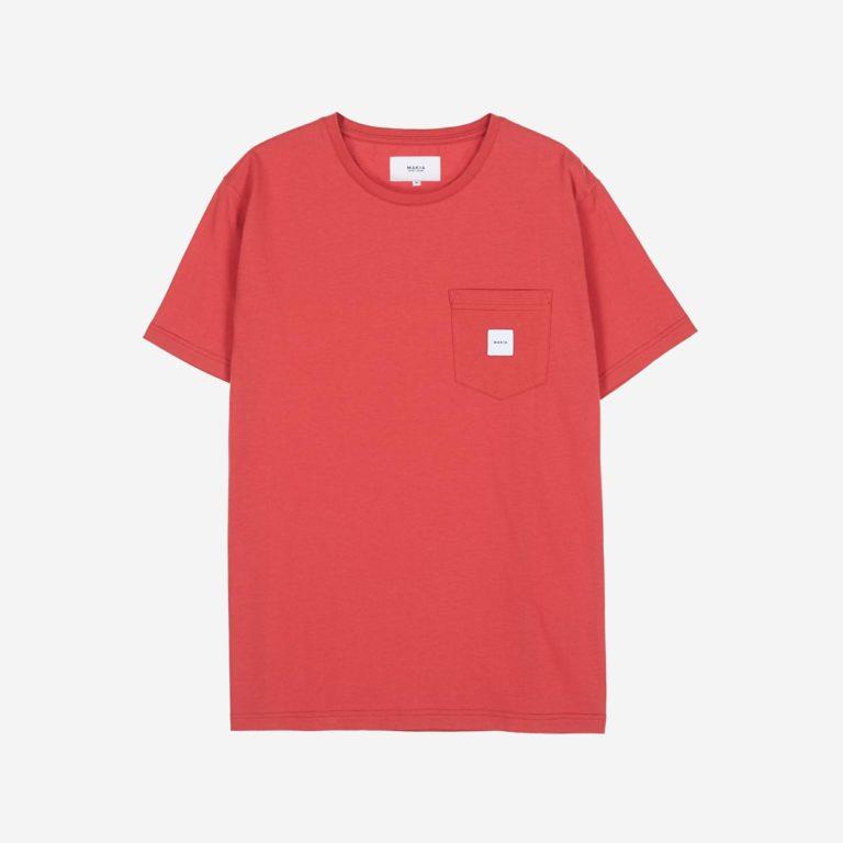 makia-miesten-t-paita-square-pocket-t-shirt-kirkkaanpunainen-1